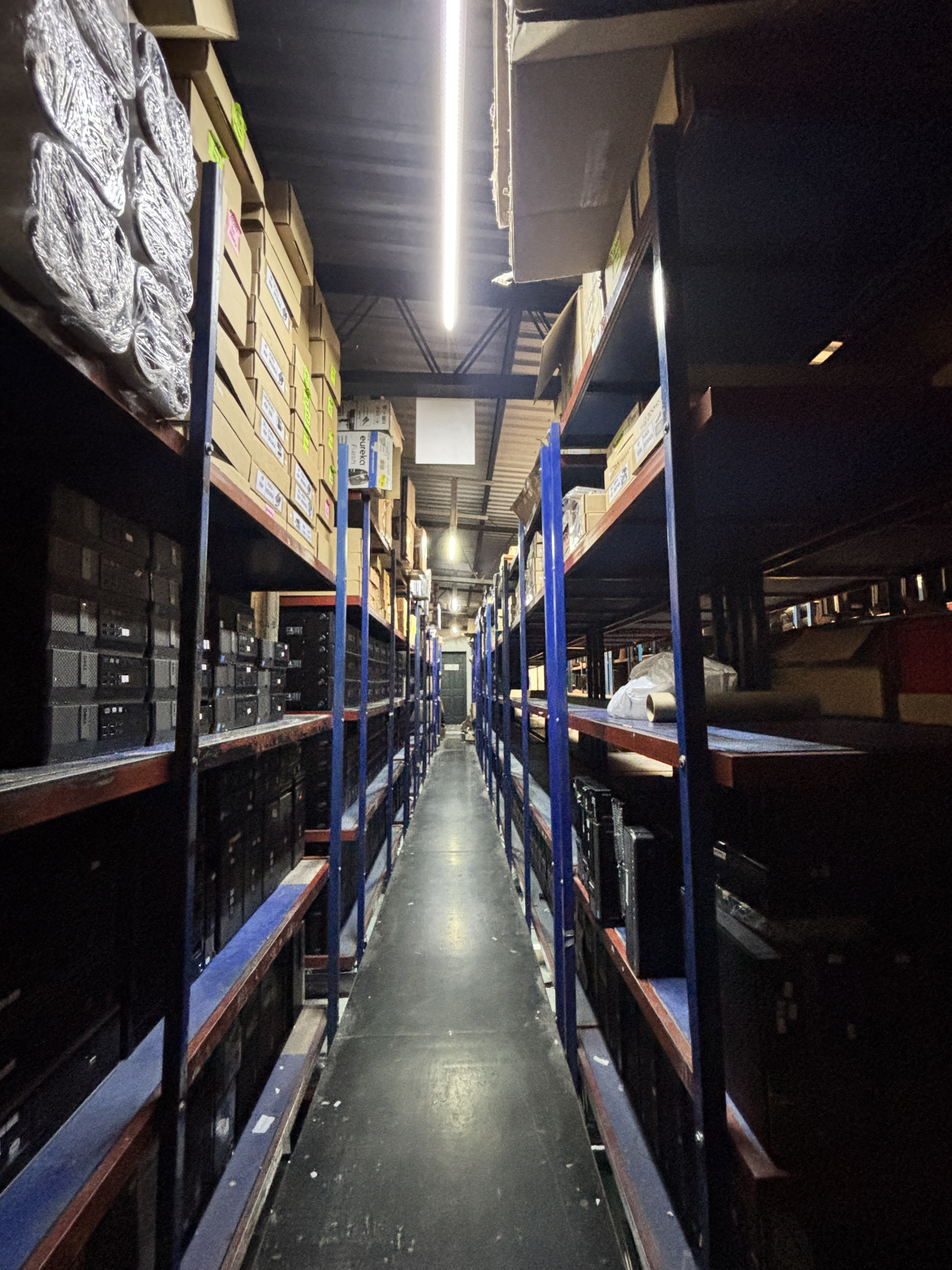 BODEGA Y OFICINAS EN COLONIA ROMA, SAN SALVADOR