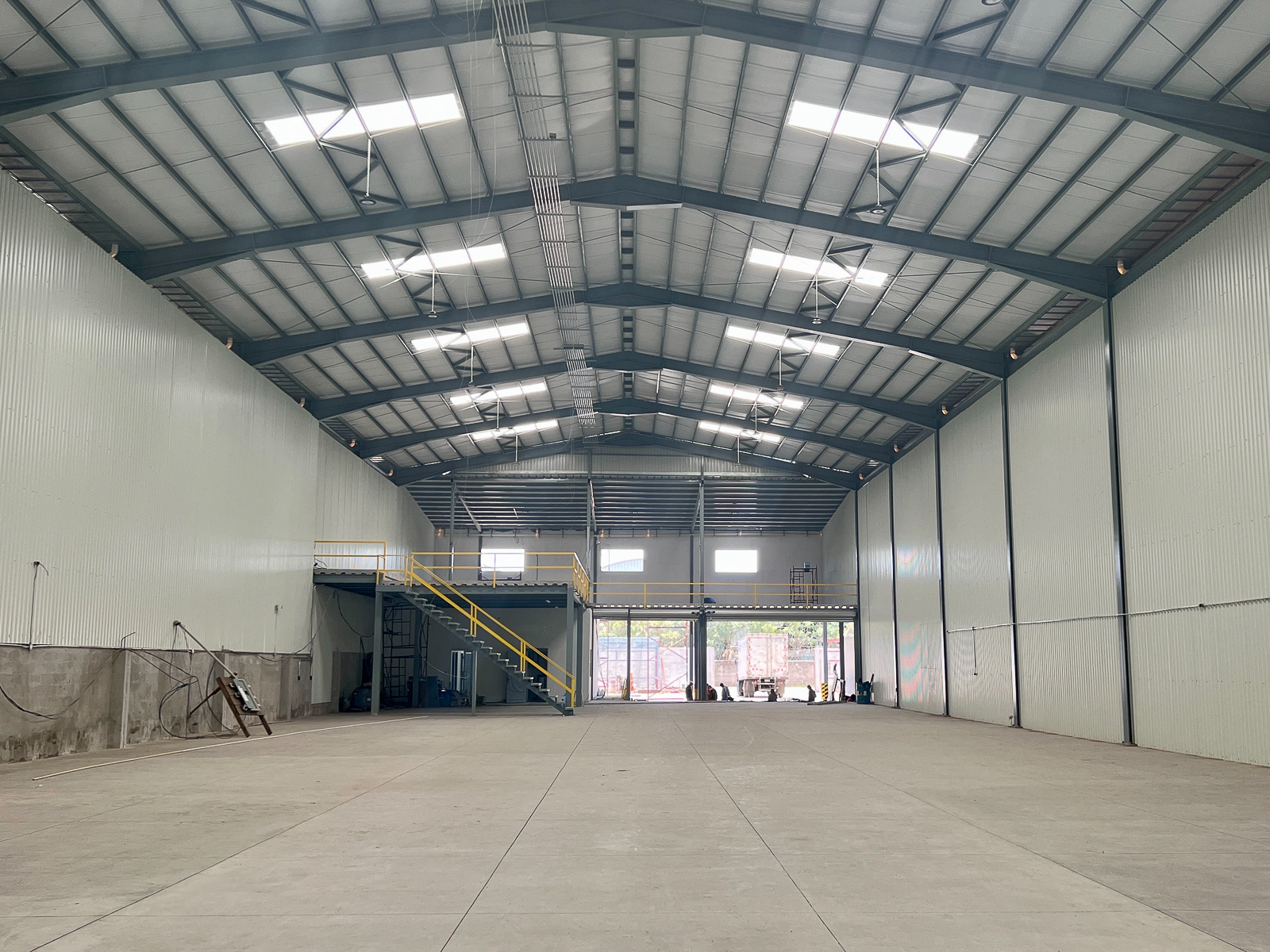 BODEGAS INDUSTRIALES EN ZONA CLAUDIA LARS Y DESVÍO DE OPICO, LA LIBERTAD