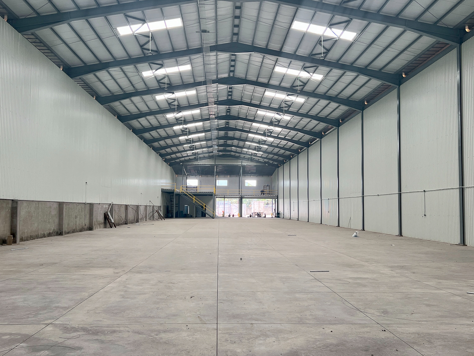 BODEGAS INDUSTRIALES EN ZONA CLAUDIA LARS Y DESVÍO DE OPICO, LA LIBERTAD