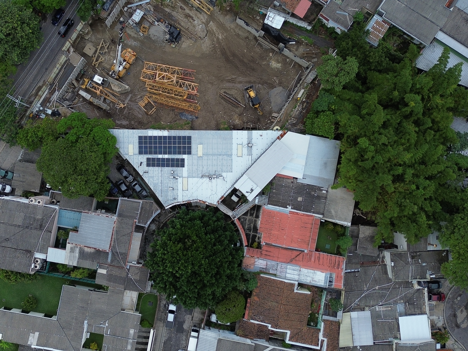 DB789 – 8 BODEGA Y OFICINAS EN COLONIA ROMA, SAN SALVADOR