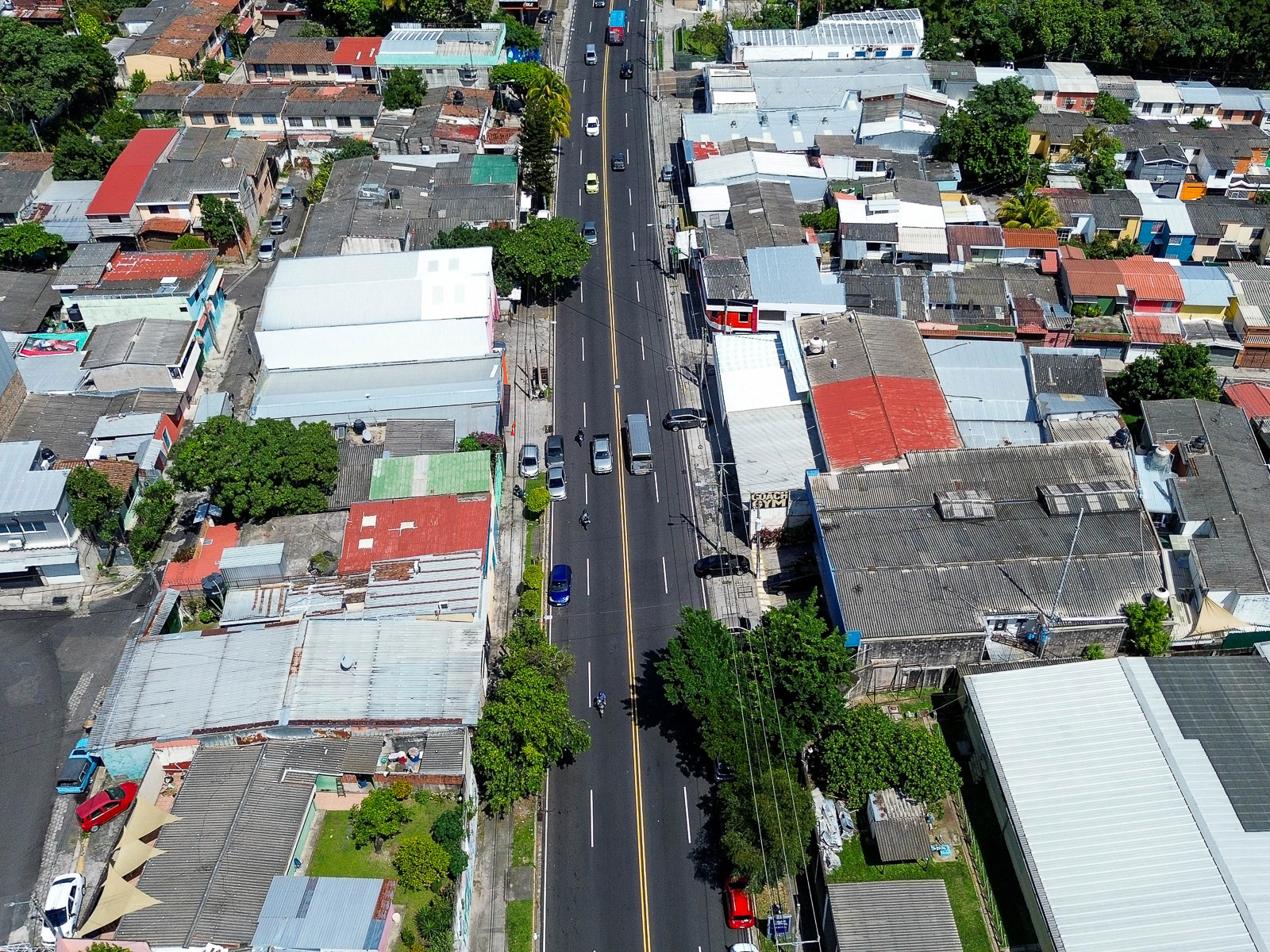 DL628-3 PROPIEDAD COMERCIAL EN CALLE BERNAL, SAN SALVADOR