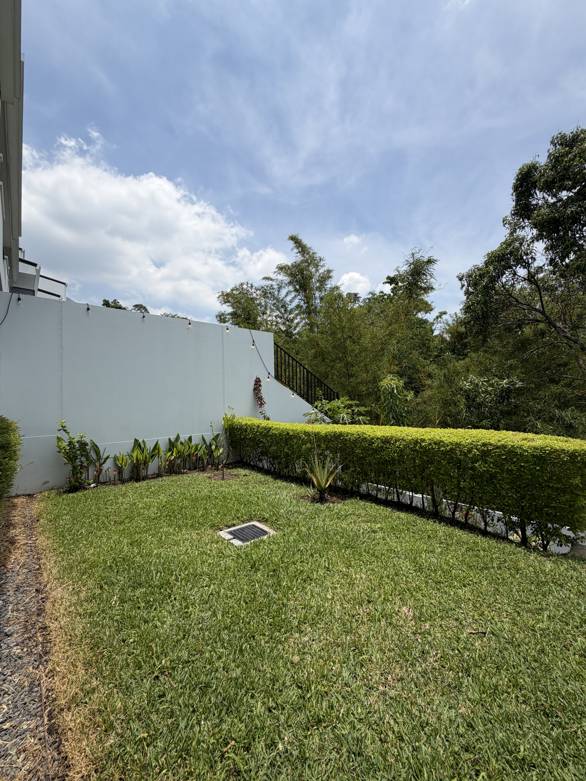 RESIDENCIA AMUEBLADA EN ANTIBES I, COLONIA ESCALÓN, SAN SALVADOR