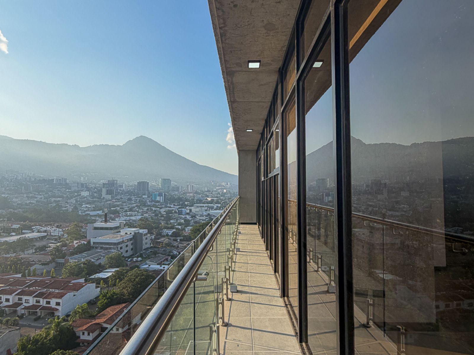 DAA839-5 APARTAMENTO CON LÍNEA BLANCA EN ALQUILER EN TORRE ART HAUS, SAN BENITO, SAN SALVADOR