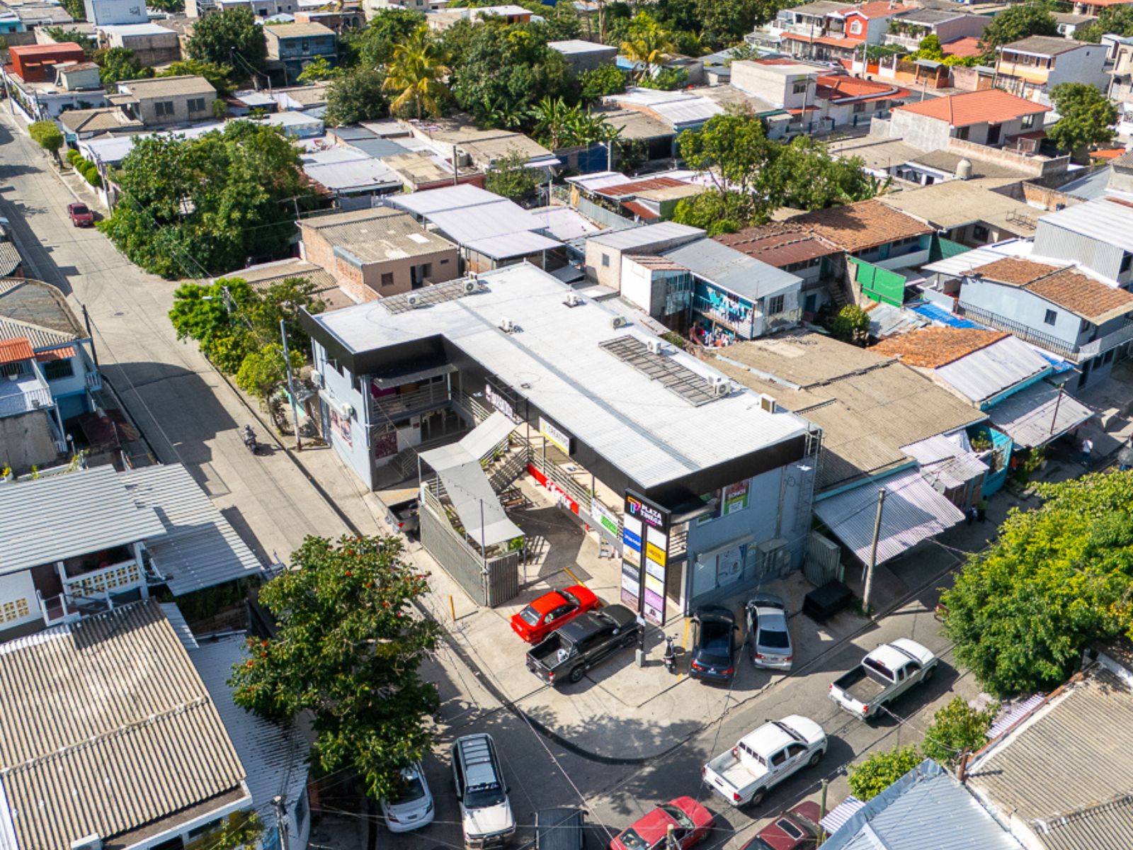 DAL463 -12 LOCALES DISPONIBLES DE 35 M² EN PLAZA TINECA, SAN MARTÍN, SAN SALVADOR