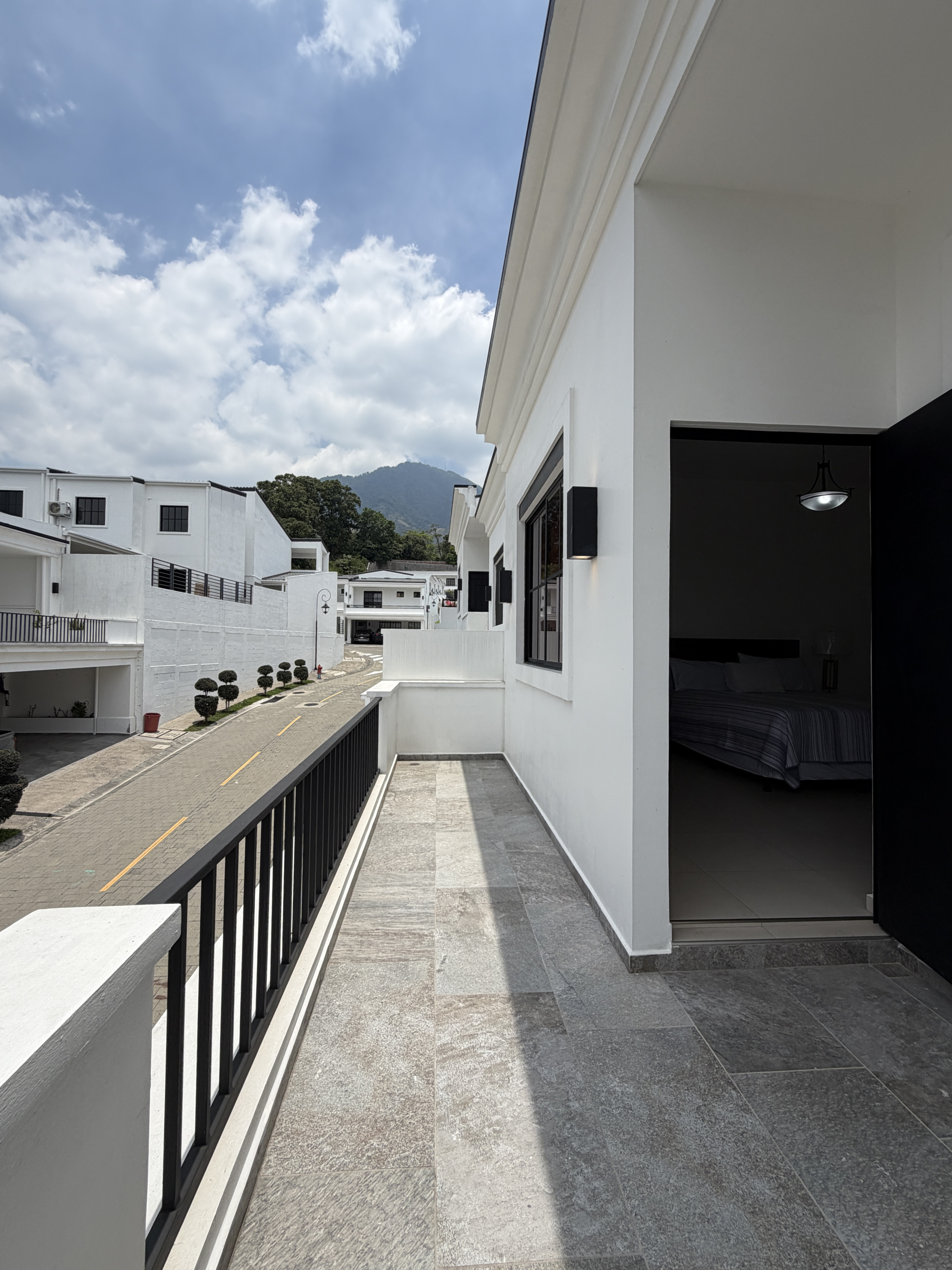 RESIDENCIA AMUEBLADA EN ANTIBES I, COLONIA ESCALÓN, SAN SALVADOR