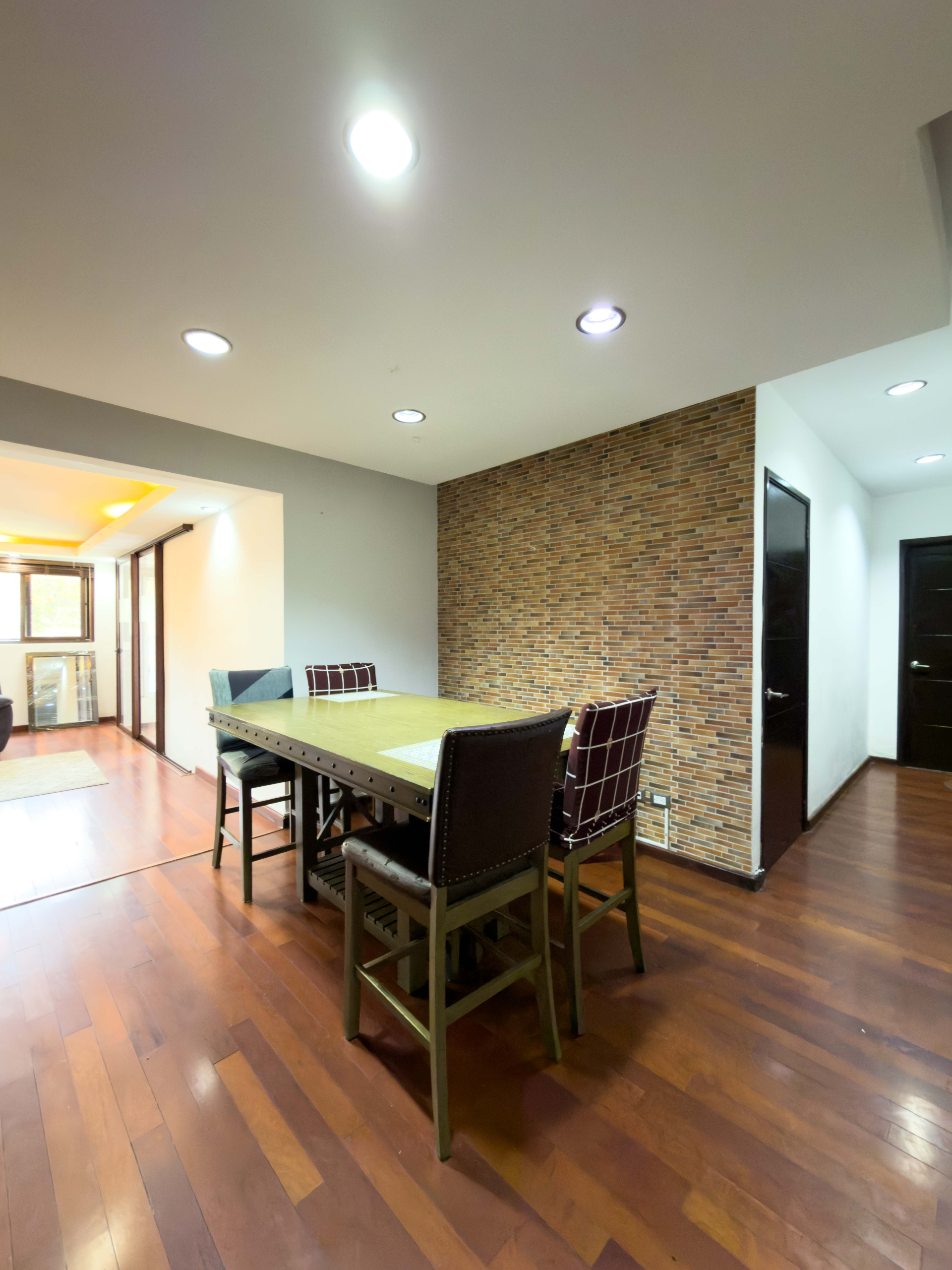 APARTAMENTO AMUEBLADO EN PRIMER NIVEL EN PÓRTICOS DEL CARMEN, COLONIA ESCALÓN, SAN SALVADOR