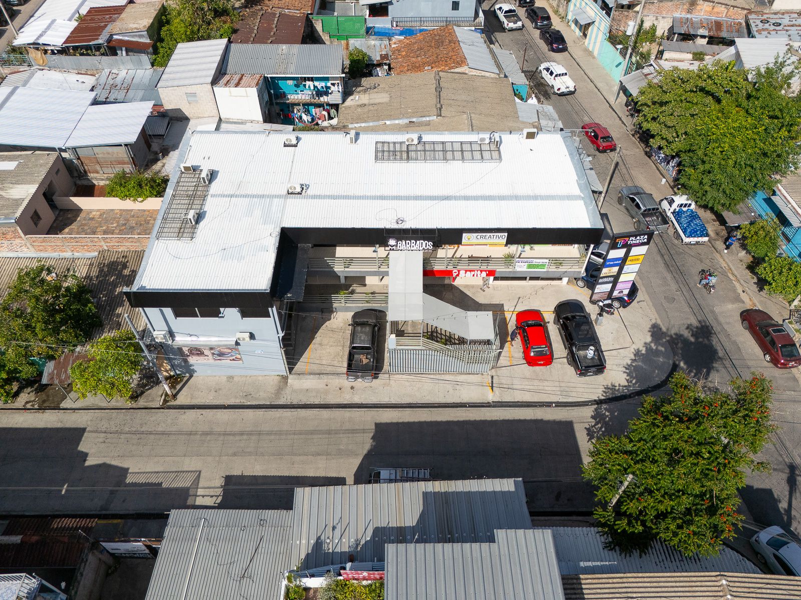 DAL463 -13 LOCALES DISPONIBLES DE 35 M² EN PLAZA TINECA, SAN MARTÍN, SAN SALVADOR