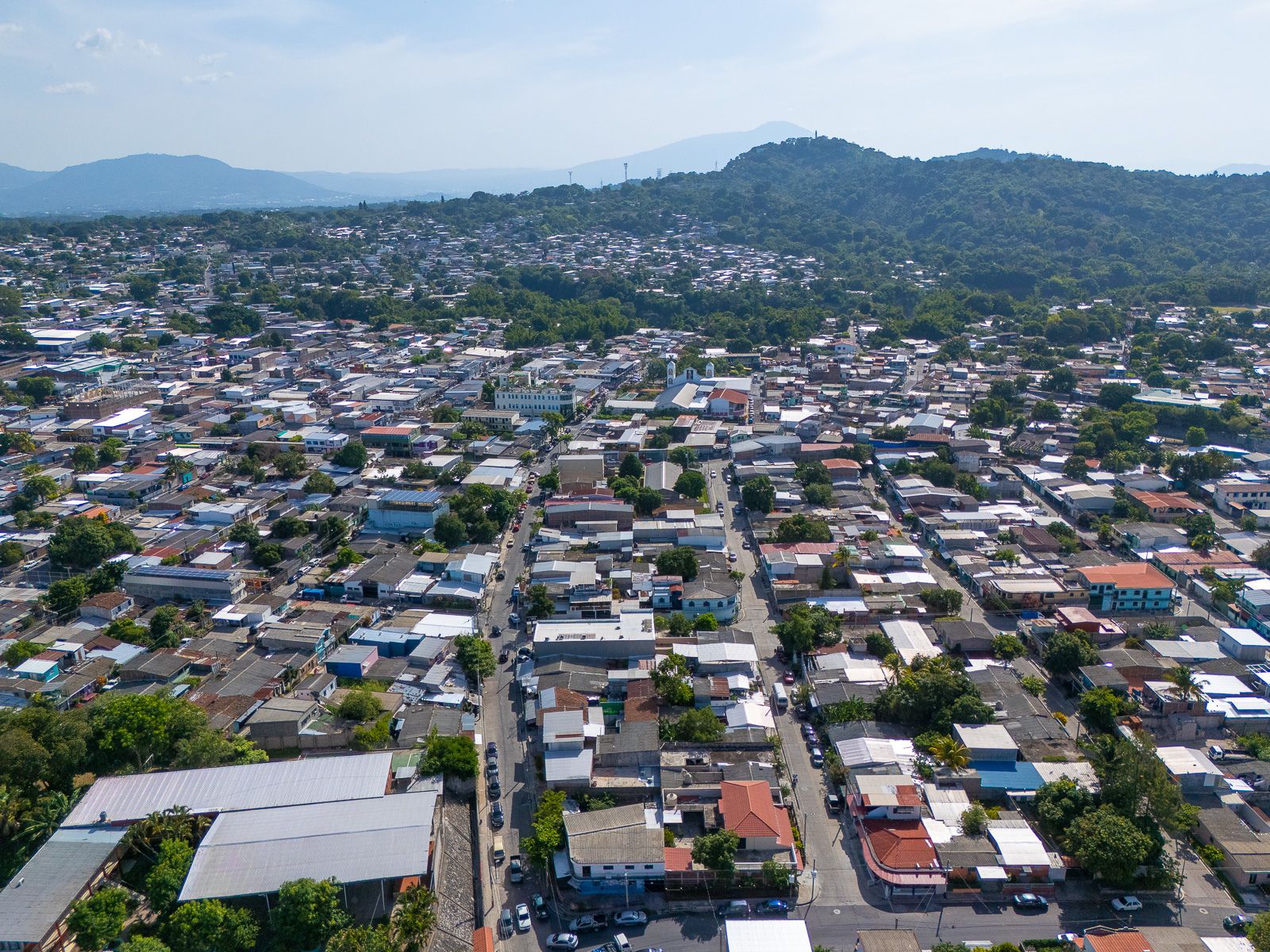 DAL463 -14 LOCALES DISPONIBLES DE 35 M² EN PLAZA TINECA, SAN MARTÍN, SAN SALVADOR