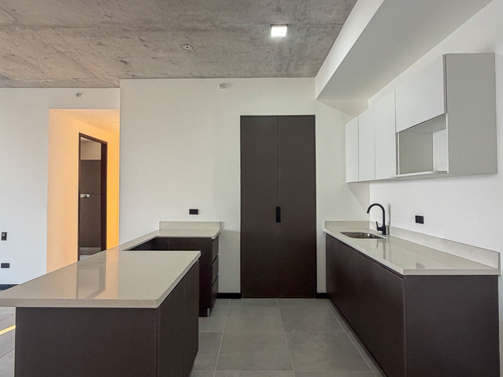 DAA839-17 APARTAMENTO CON LÍNEA BLANCA EN ALQUILER EN TORRE ART HAUS, SAN BENITO, SAN SALVADOR
