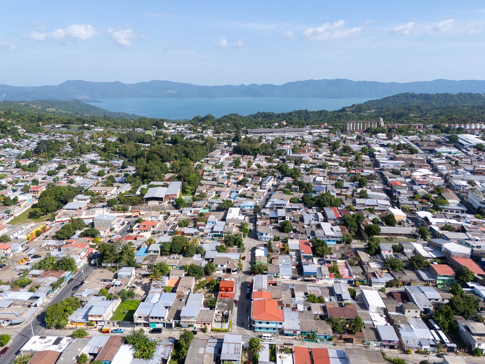 DAL463 -15 LOCALES DISPONIBLES DE 35 M² EN PLAZA TINECA, SAN MARTÍN, SAN SALVADOR