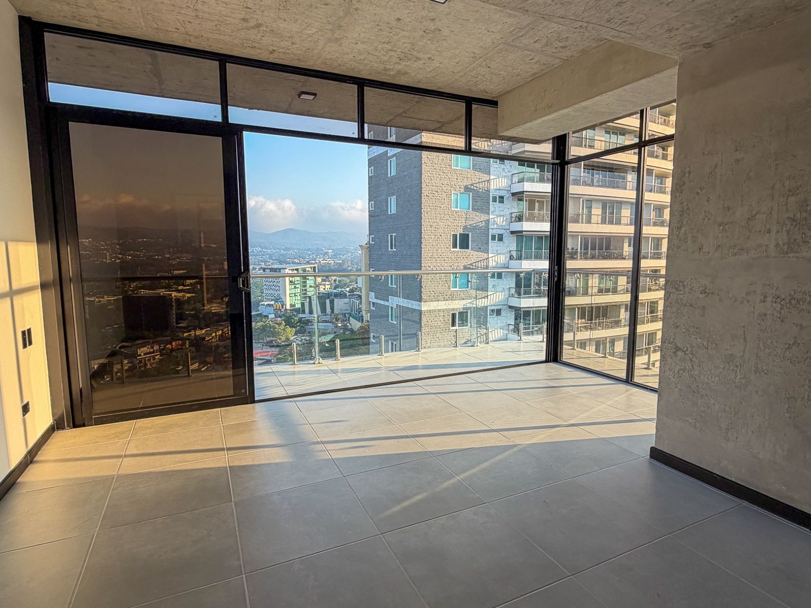 DAA839-11 APARTAMENTO CON LÍNEA BLANCA EN ALQUILER EN TORRE ART HAUS, SAN BENITO, SAN SALVADOR