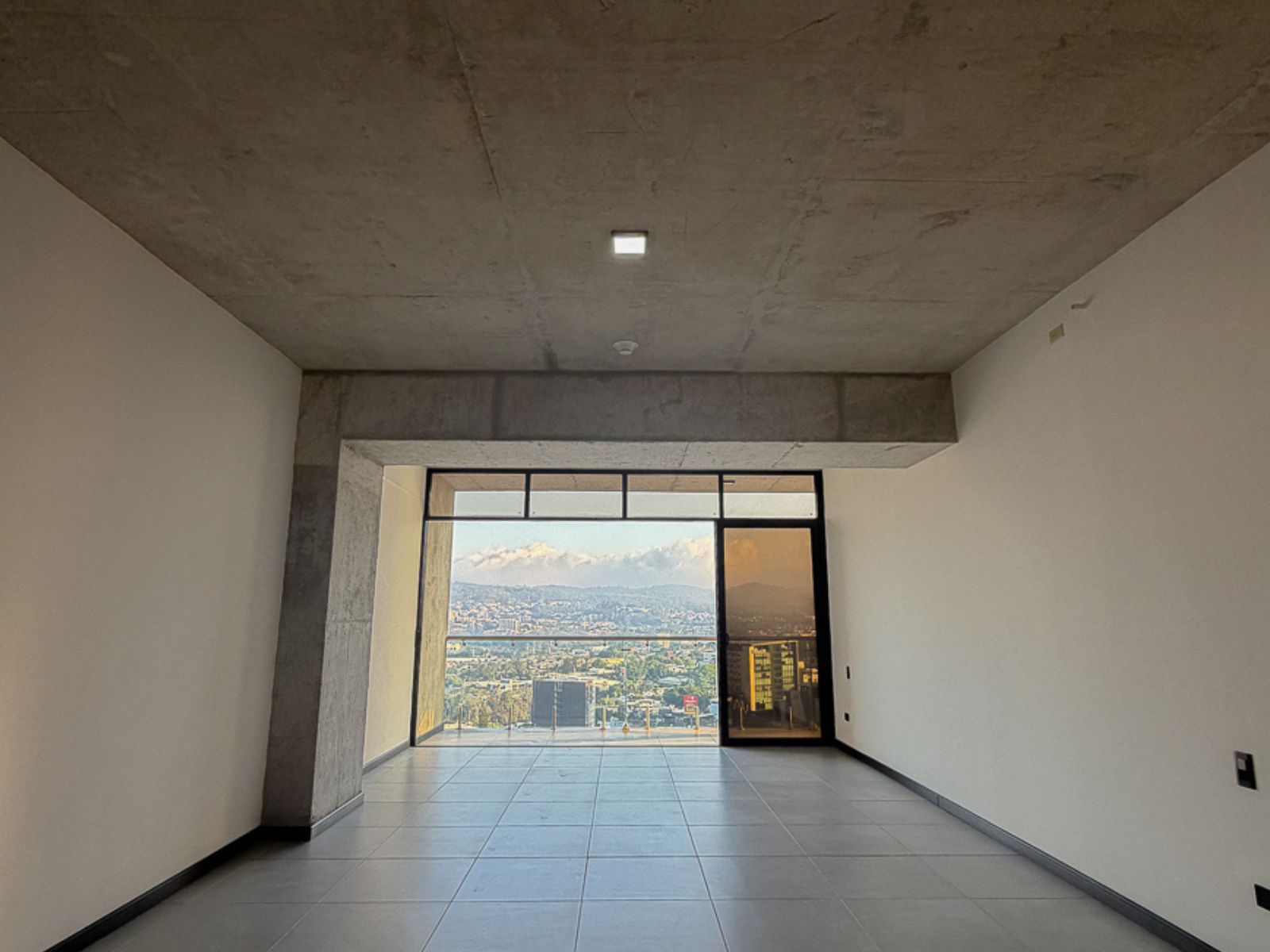 DAA839-2 APARTAMENTO CON LÍNEA BLANCA EN ALQUILER EN TORRE ART HAUS, SAN BENITO, SAN SALVADOR