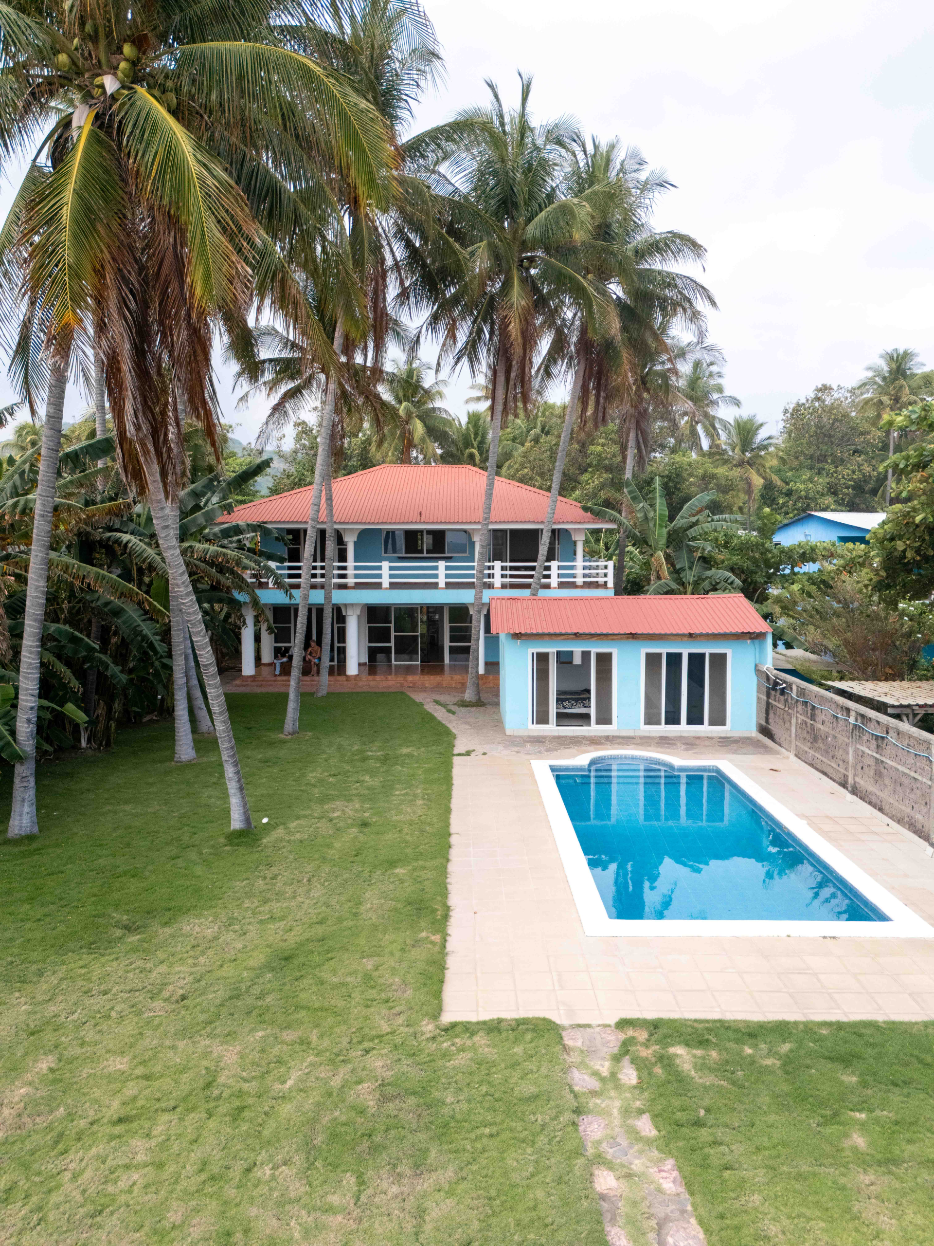 CASA FRENTE AL MAR EN SAN BLAS, LA LIBERTAD
