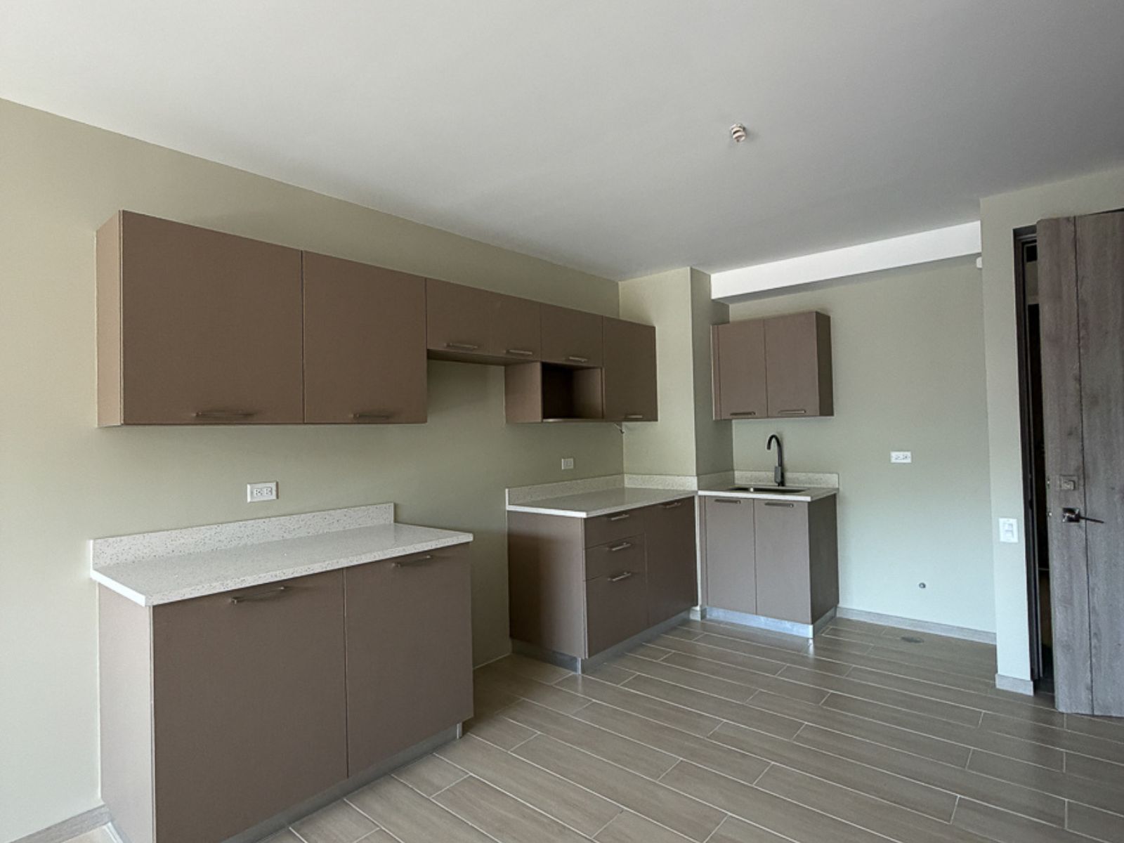 DA846-11 APARTAMENTOS NUEVOS EN CUMBRES DEL ESCALÓN, SAN SALVADOR
