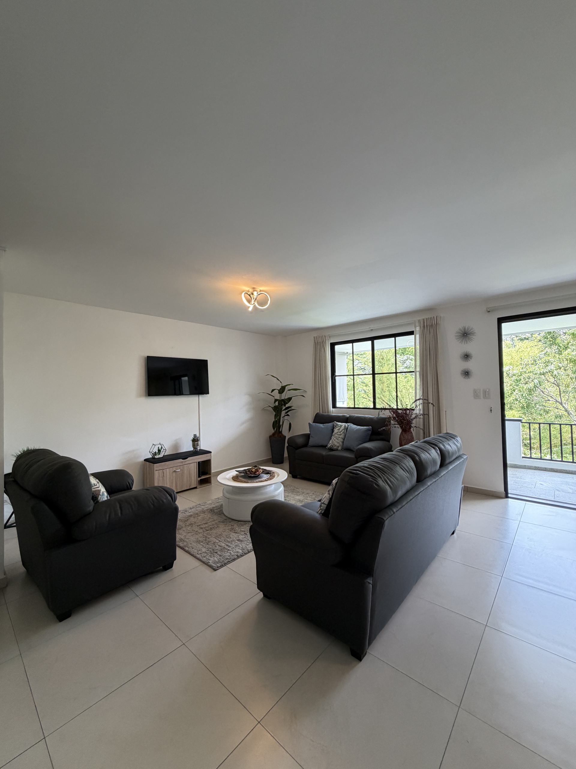 RESIDENCIA AMUEBLADA EN ANTIBES I, COLONIA ESCALÓN, SAN SALVADOR
