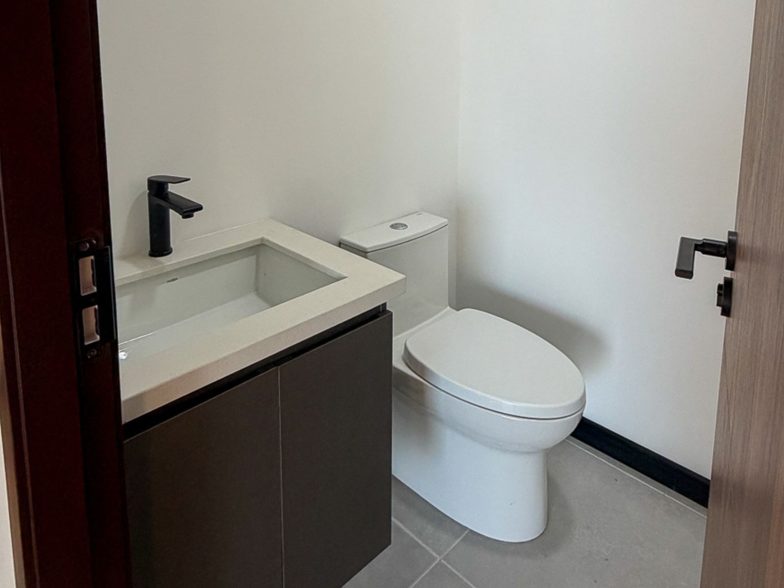 DAA839-13 APARTAMENTO CON LÍNEA BLANCA EN ALQUILER EN TORRE ART HAUS, SAN BENITO, SAN SALVADOR