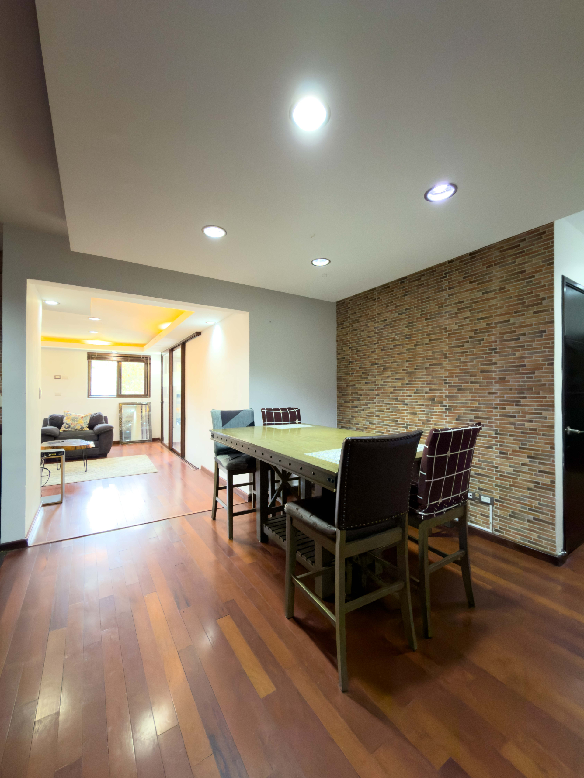 APARTAMENTO AMUEBLADO EN PRIMER NIVEL EN PÓRTICOS DEL CARMEN, COLONIA ESCALÓN, SAN SALVADOR