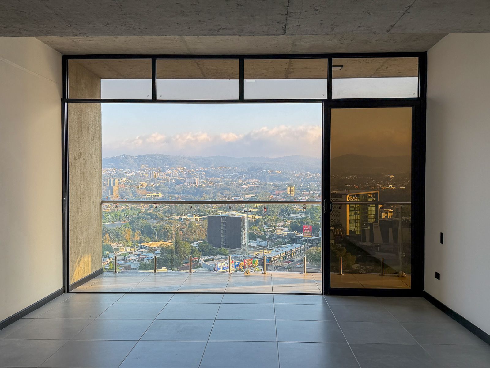 DAA839-18 APARTAMENTO CON LÍNEA BLANCA EN ALQUILER EN TORRE ART HAUS, SAN BENITO, SAN SALVADOR