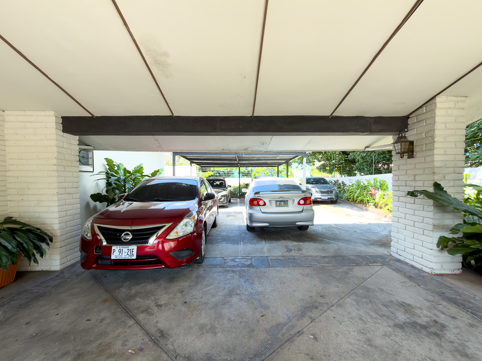 DR842-8 PROPIEDAD PARA DESARROLLO INMOBILIARIO EN AV. OLÍMPICA, COLONIA ESCALÓN, SAN SALVADOR