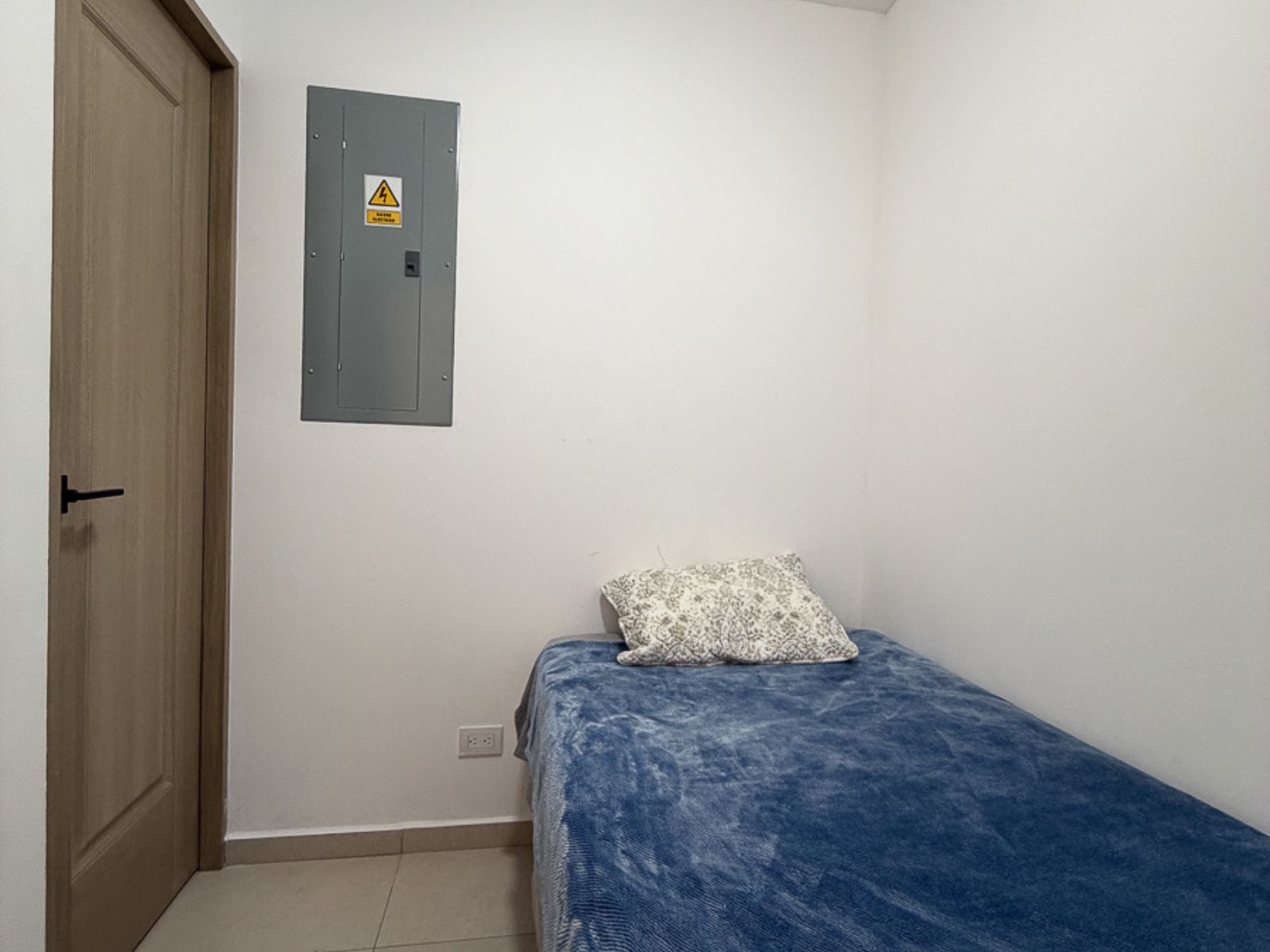 DAR837-22 RESIDENCIA AMUEBLADA EN ANTIBES I, COLONIA ESCALÓN, SAN SALVADOR