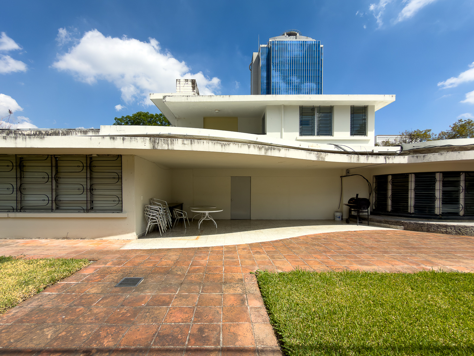DR842-3 PROPIEDAD PARA DESARROLLO INMOBILIARIO EN AV. OLÍMPICA, COLONIA ESCALÓN, SAN SALVADOR