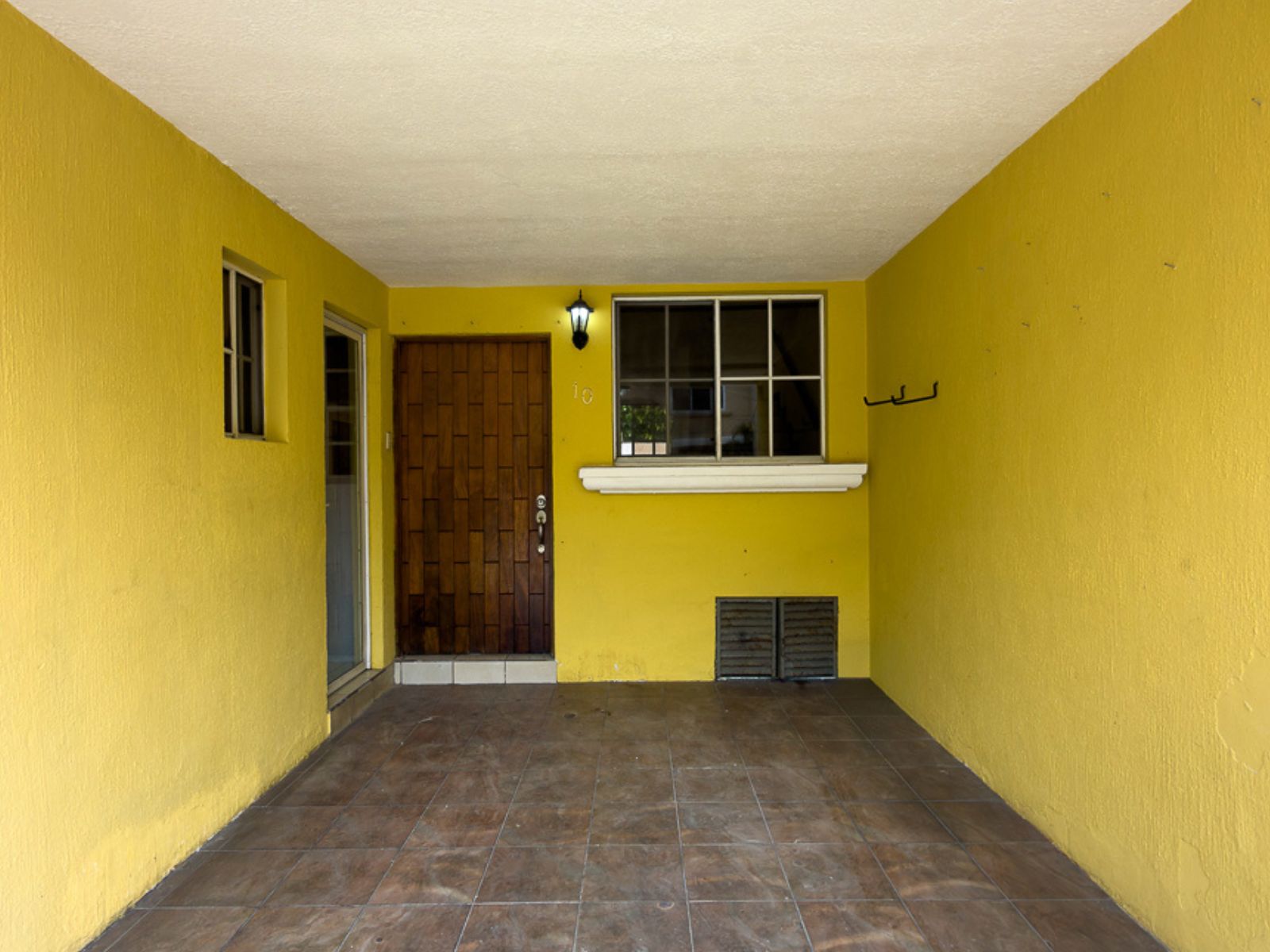 DR838-3 CASA RESIDENCIAL EN BOSQUES DE LA CASTELLANA, CARRETERA A PLANES DE RENDEROS, SAN SALVADOR