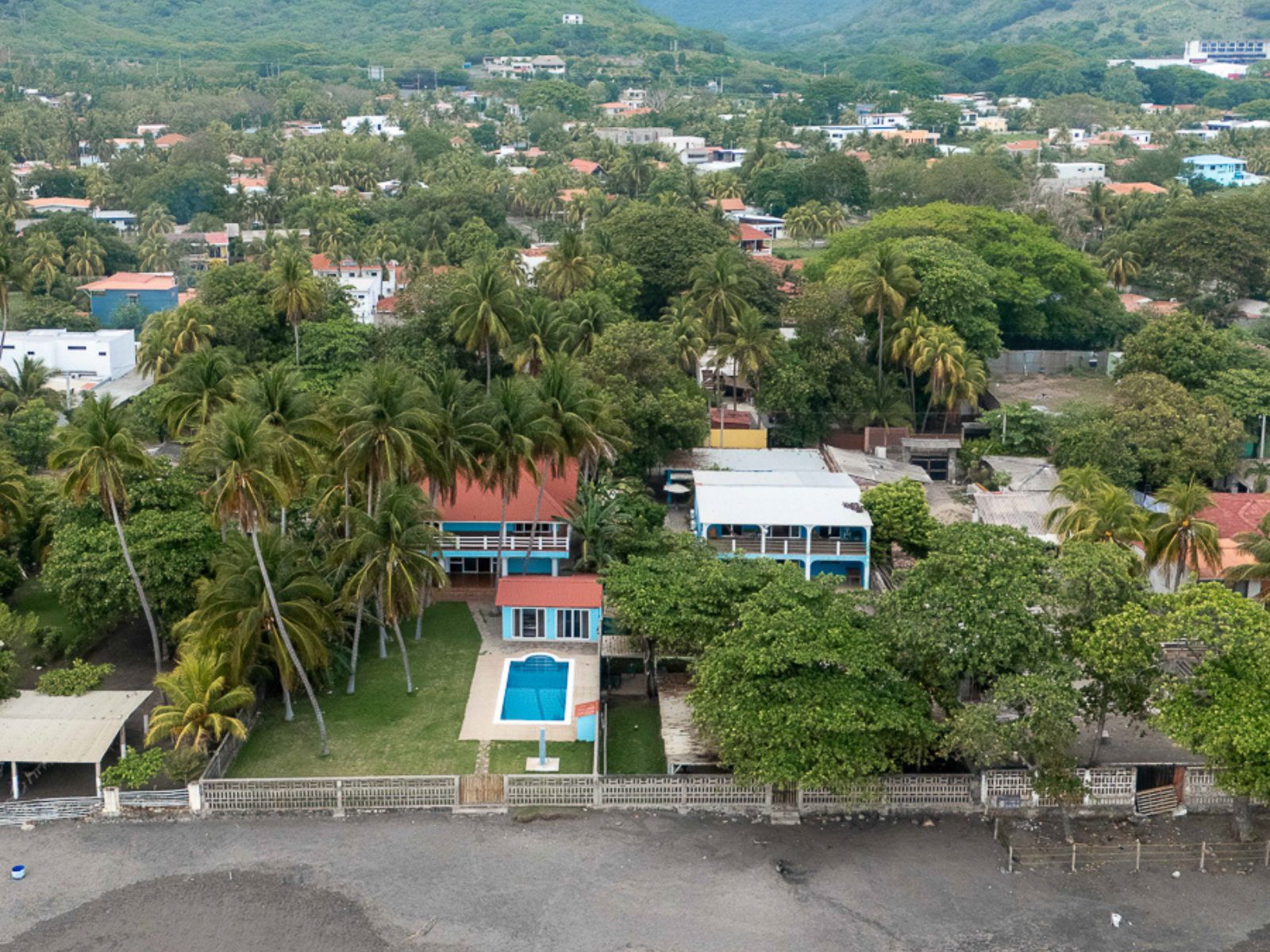 DR847- 31 CASA FRENTE AL MAR EN SAN BLAS, LA LIBERTAD