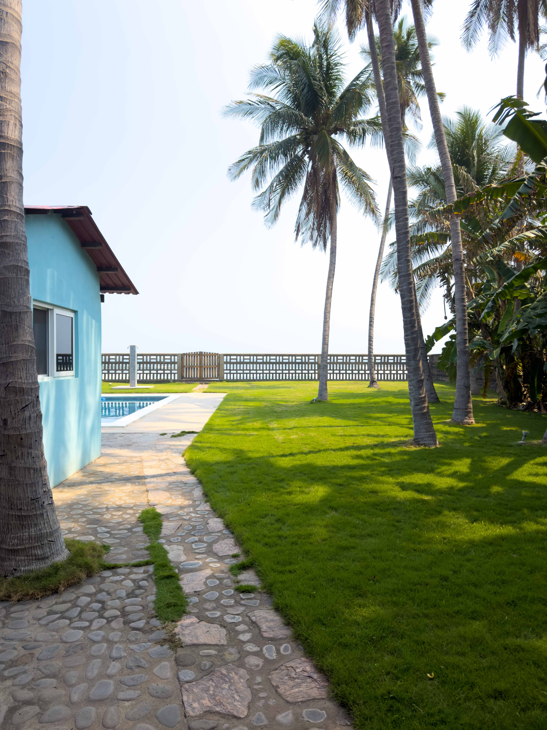 CASA FRENTE AL MAR EN SAN BLAS, LA LIBERTAD