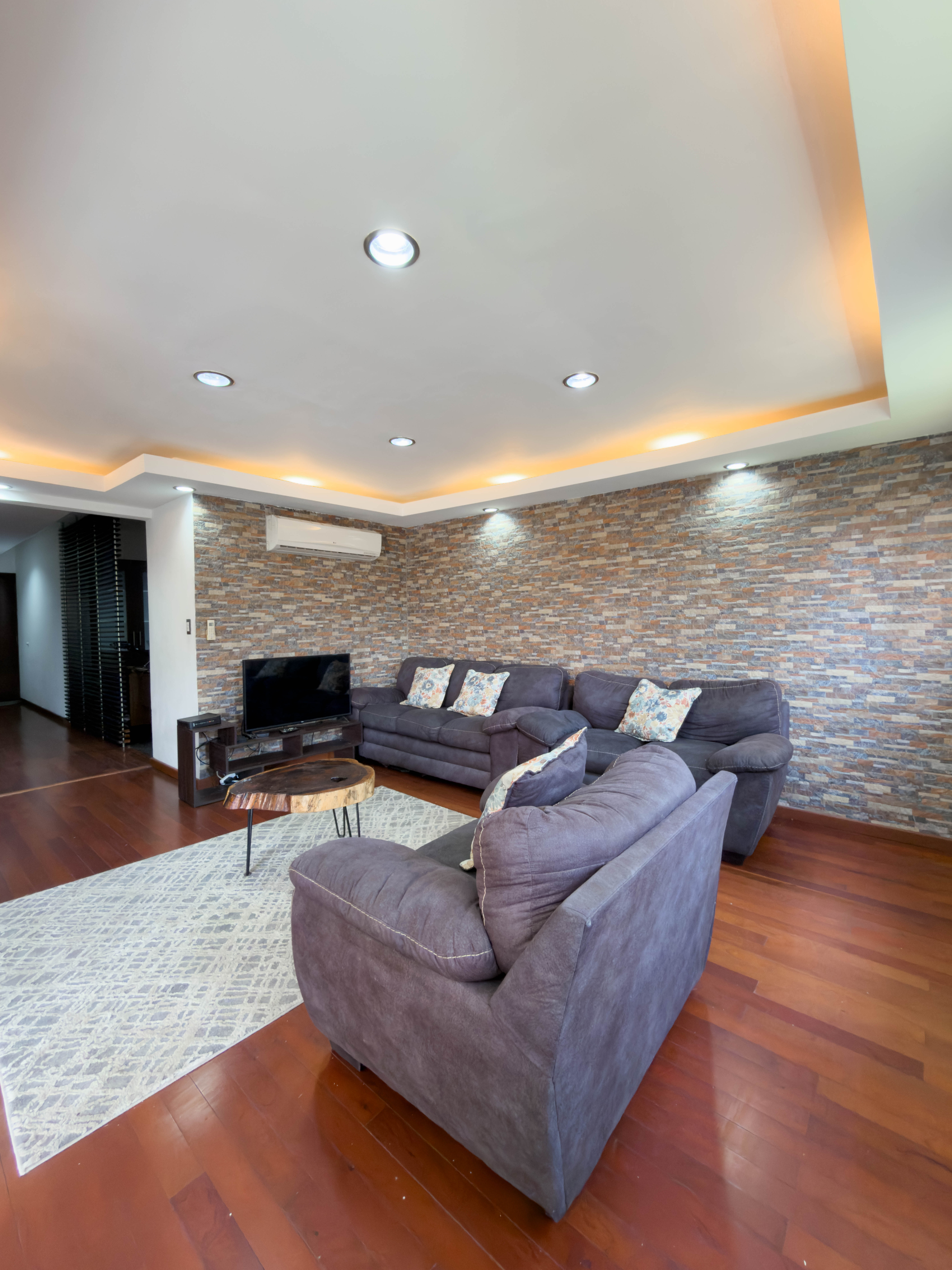 APARTAMENTO AMUEBLADO EN PRIMER NIVEL EN PÓRTICOS DEL CARMEN, COLONIA ESCALÓN, SAN SALVADOR