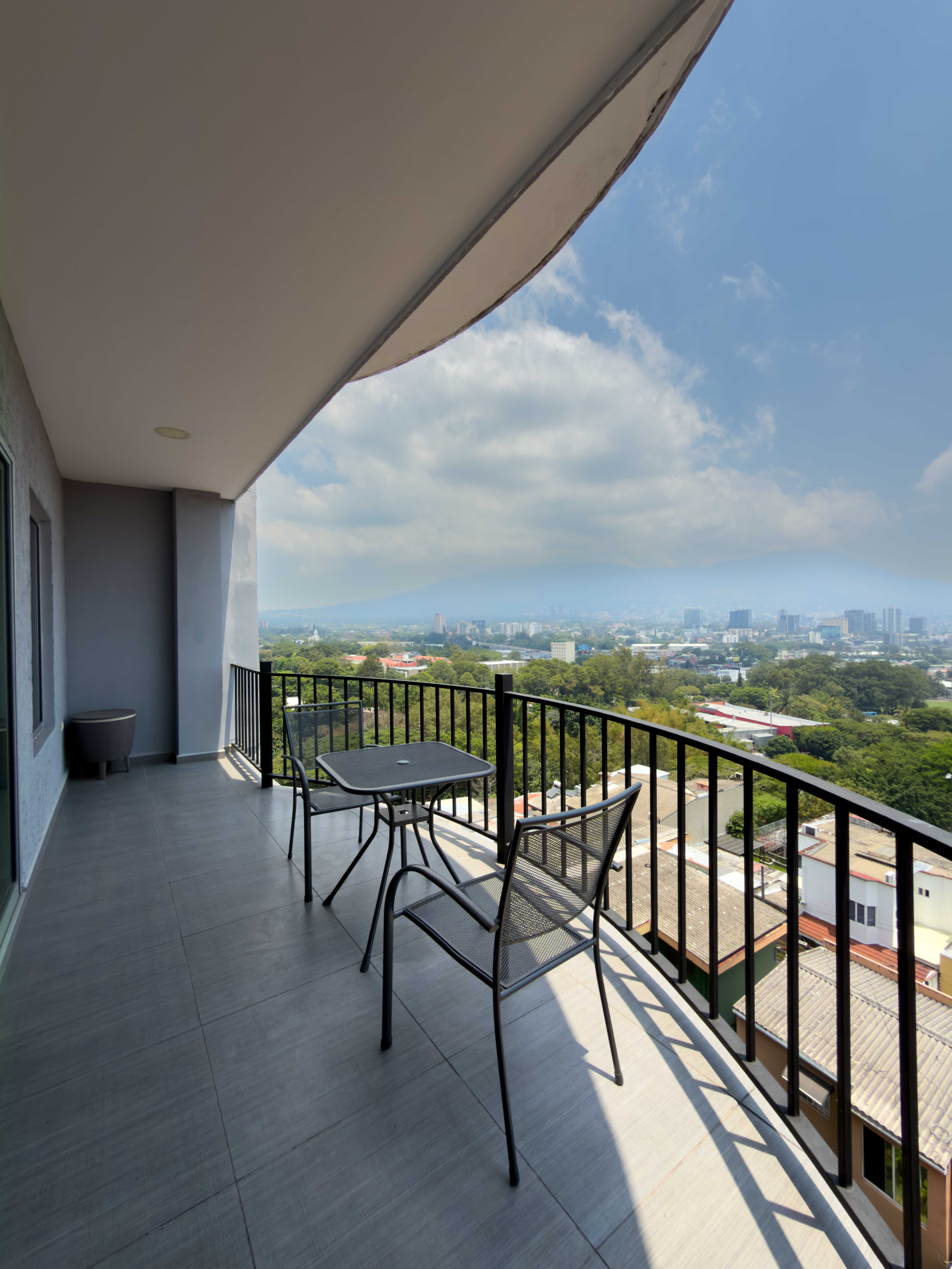 APARTAMENTO EN TORRE MALLORCA, LOMAS DE SAN FRANCISCO, SAN SALVADOR