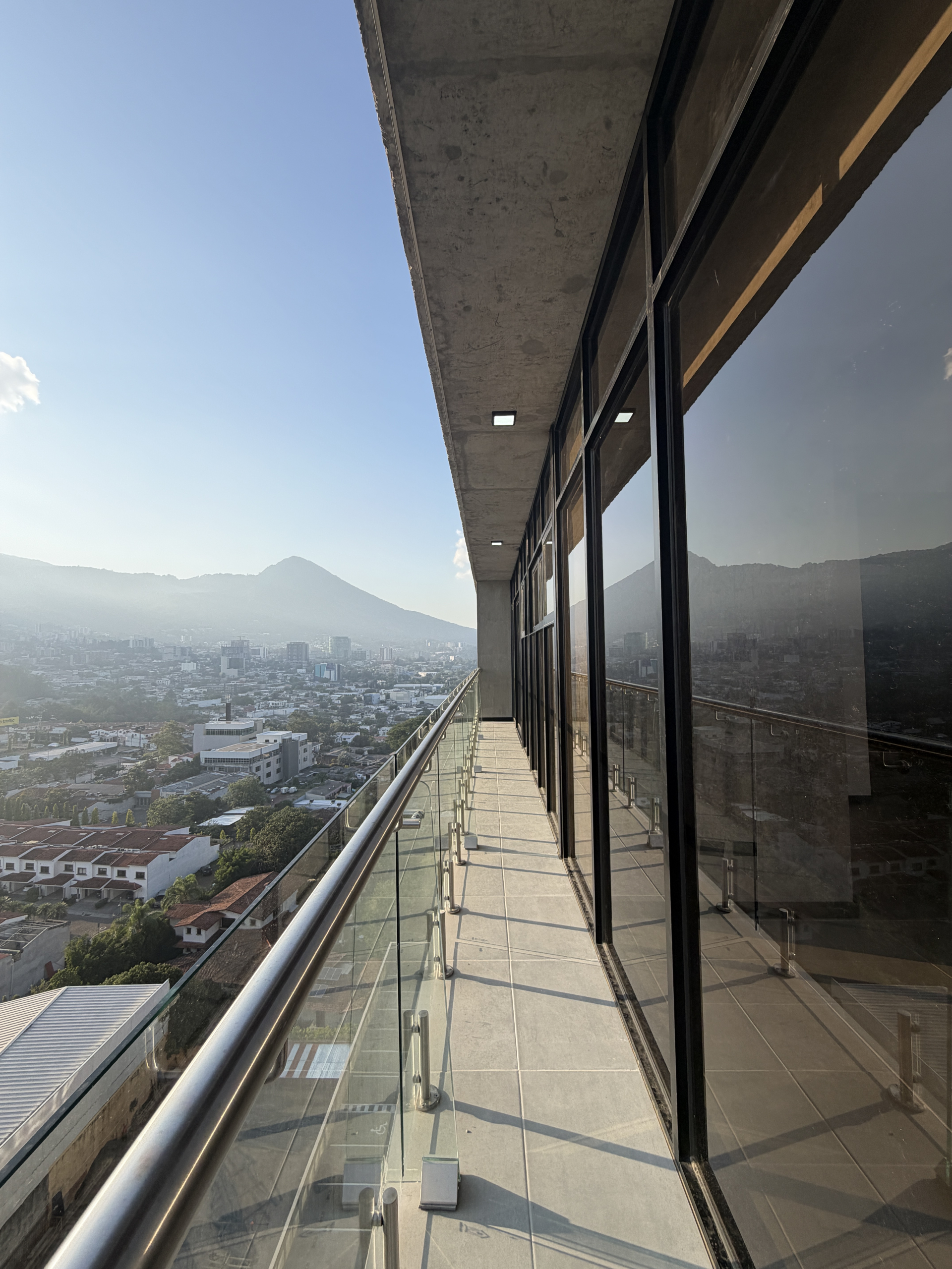 APARTAMENTO CON LÍNEA BLANCA EN ALQUILER EN TORRE ART HAUS, SAN BENITO, SAN SALVADOR