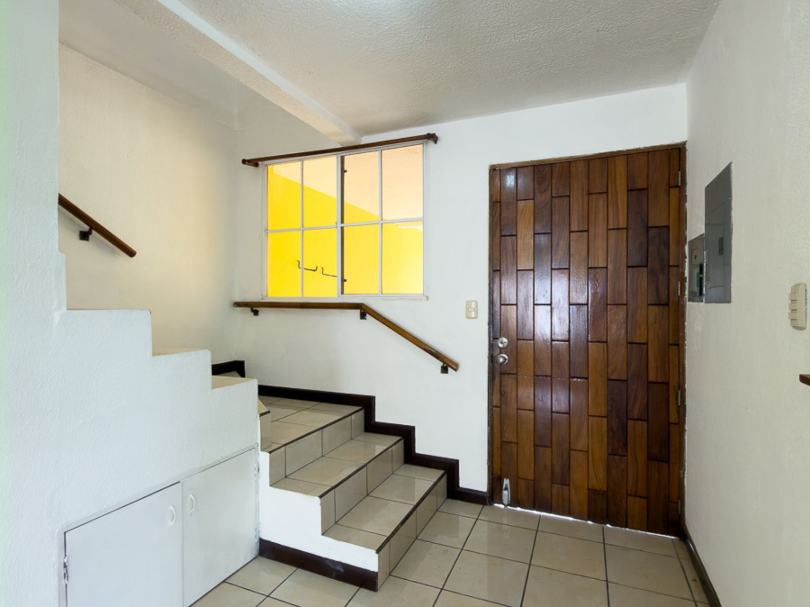 DR838-6 CASA RESIDENCIAL EN BOSQUES DE LA CASTELLANA, CARRETERA A PLANES DE RENDEROS, SAN SALVADOR