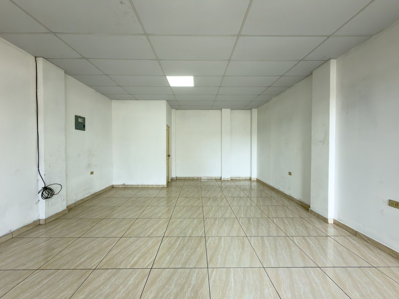 DAL463 -5 LOCALES DISPONIBLES DE 35 M² EN PLAZA TINECA, SAN MARTÍN, SAN SALVADOR