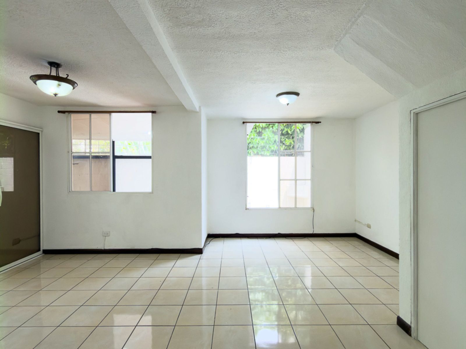 DR838-7 CASA RESIDENCIAL EN BOSQUES DE LA CASTELLANA, CARRETERA A PLANES DE RENDEROS, SAN SALVADOR