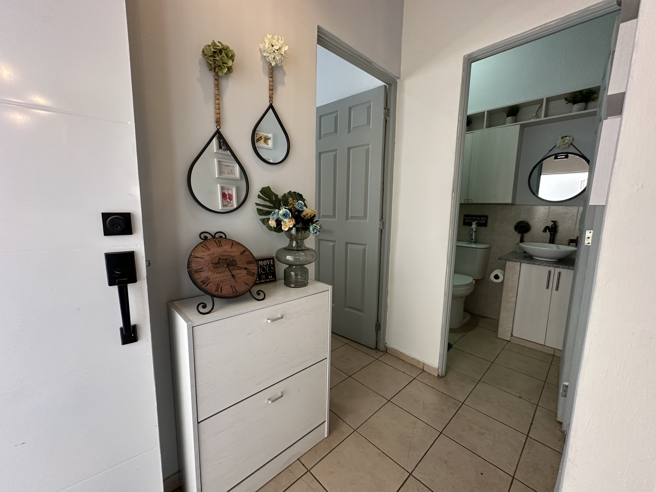 CASA REMODELADA EN CIUDAD MARSELLA Q2 -MODELO DELUXE CON TERRENO EXTENDIDO Y TERRAZA, LA LIBERTAD