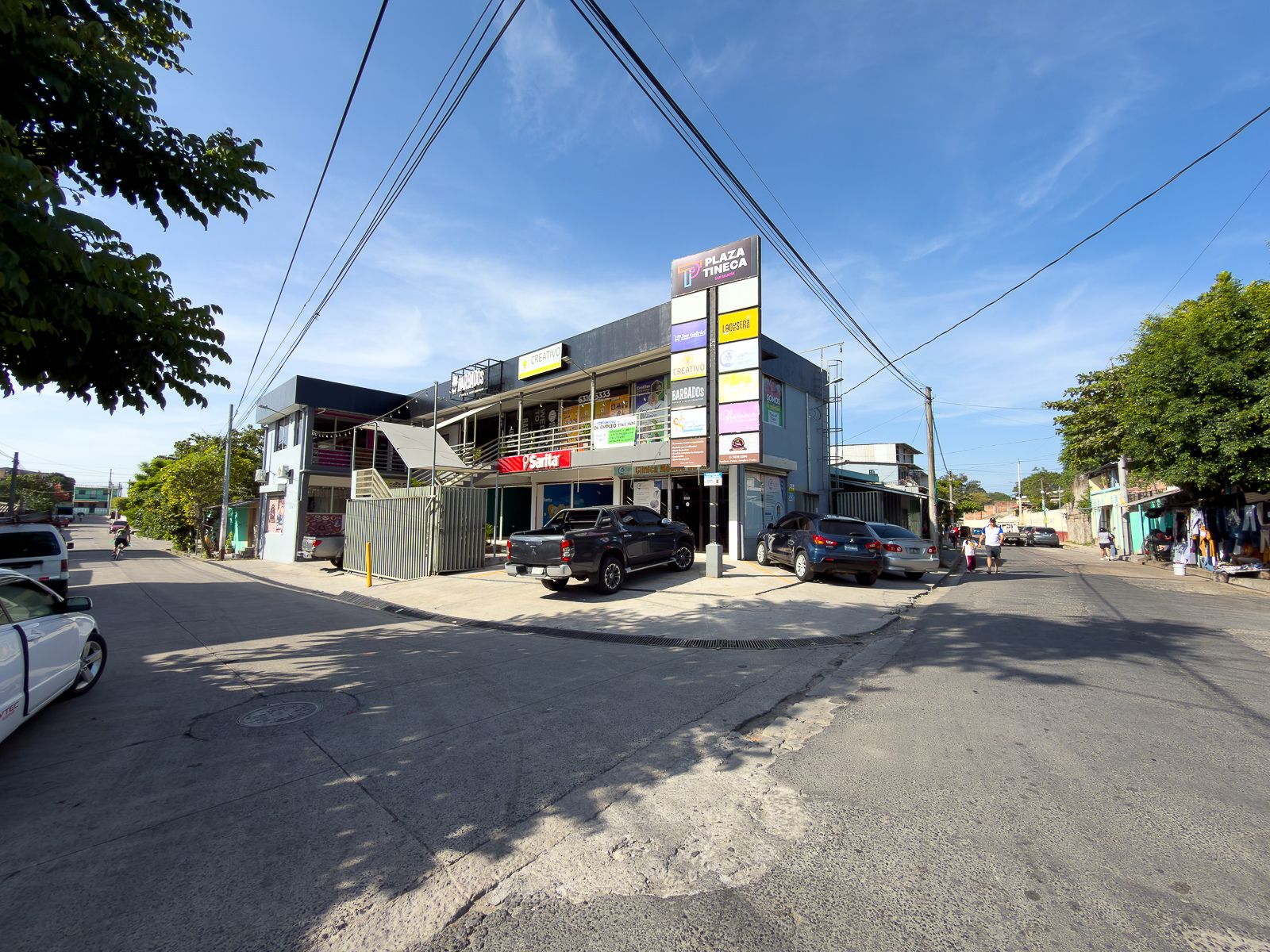 DAL463 -8 LOCALES DISPONIBLES DE 35 M² EN PLAZA TINECA, SAN MARTÍN, SAN SALVADOR