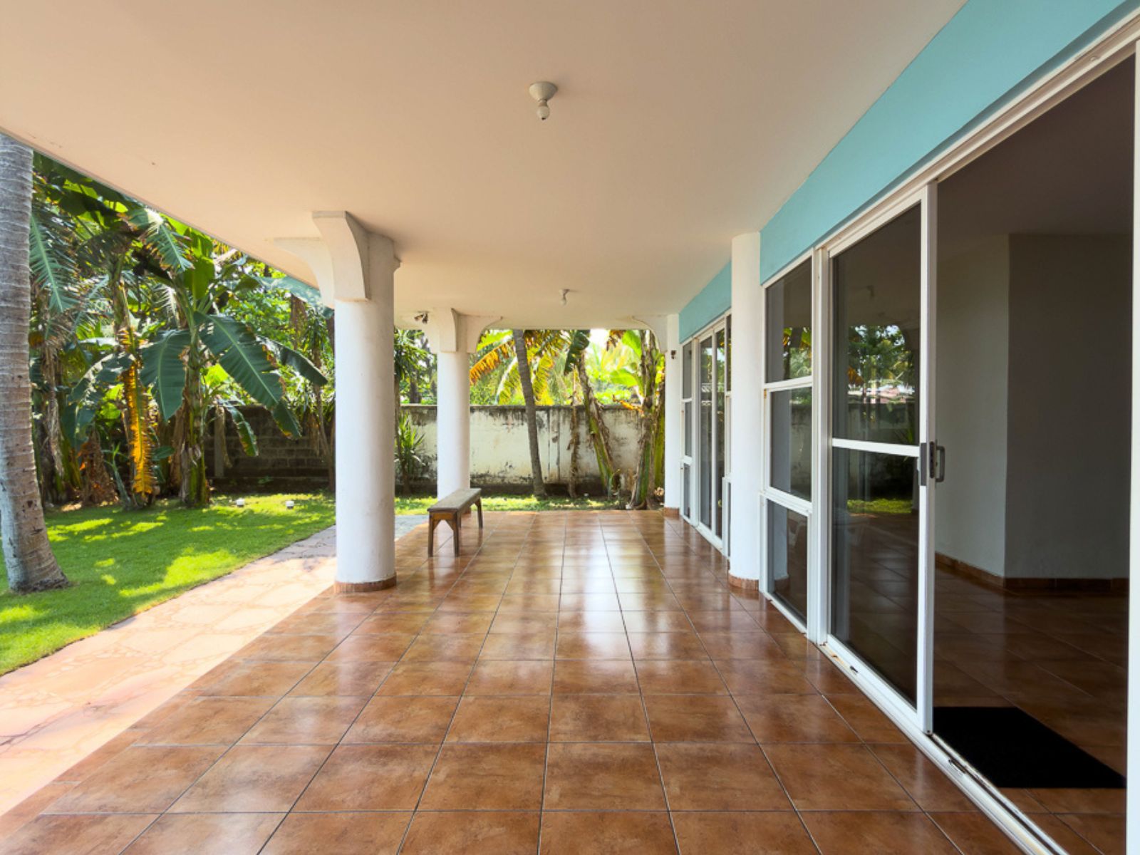 DR847- 8 CASA FRENTE AL MAR EN SAN BLAS, LA LIBERTAD