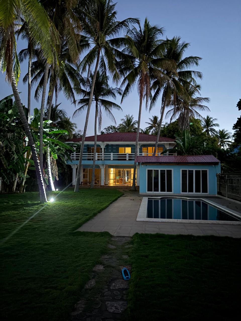 CASA FRENTE AL MAR EN SAN BLAS, LA LIBERTAD