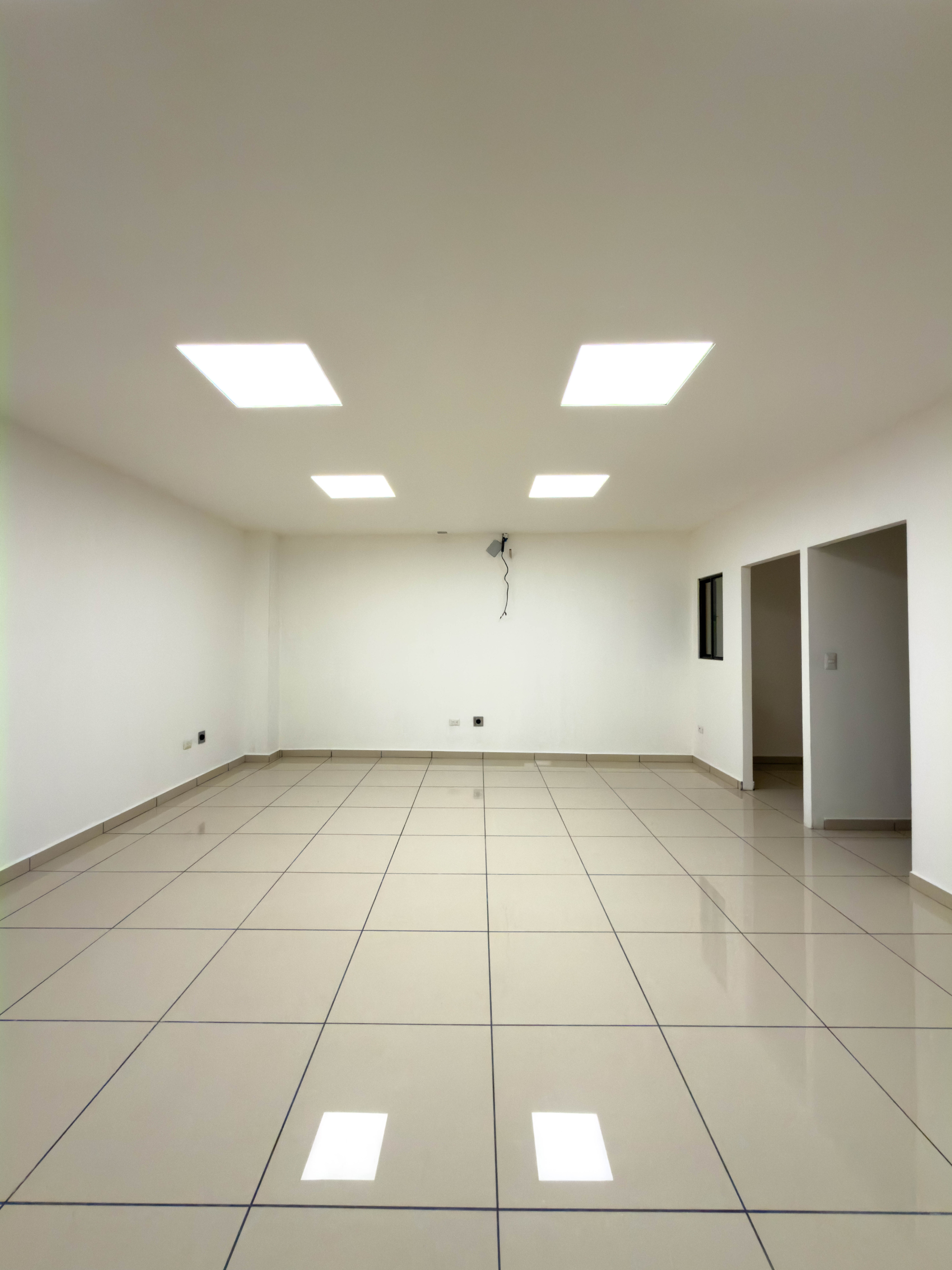 OFICINAS EN PLAZA TRIANA – LA MASCOTA, SAN SALVADOR