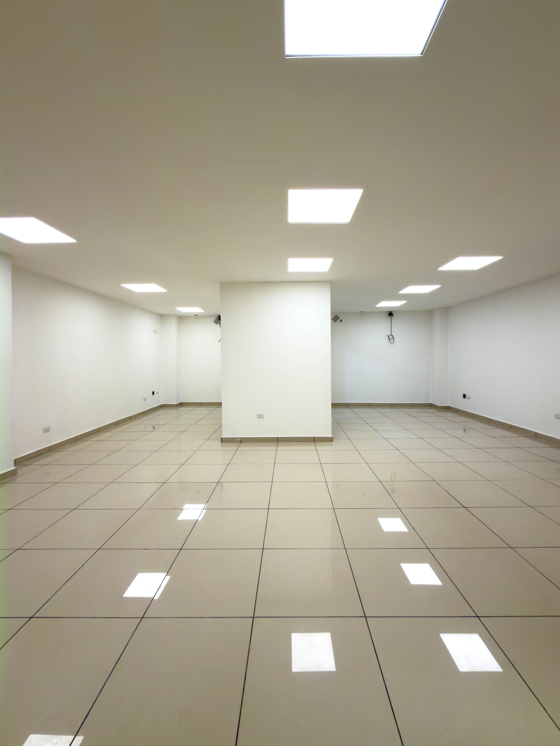 OFICINAS EN PLAZA TRIANA – LA MASCOTA, SAN SALVADOR