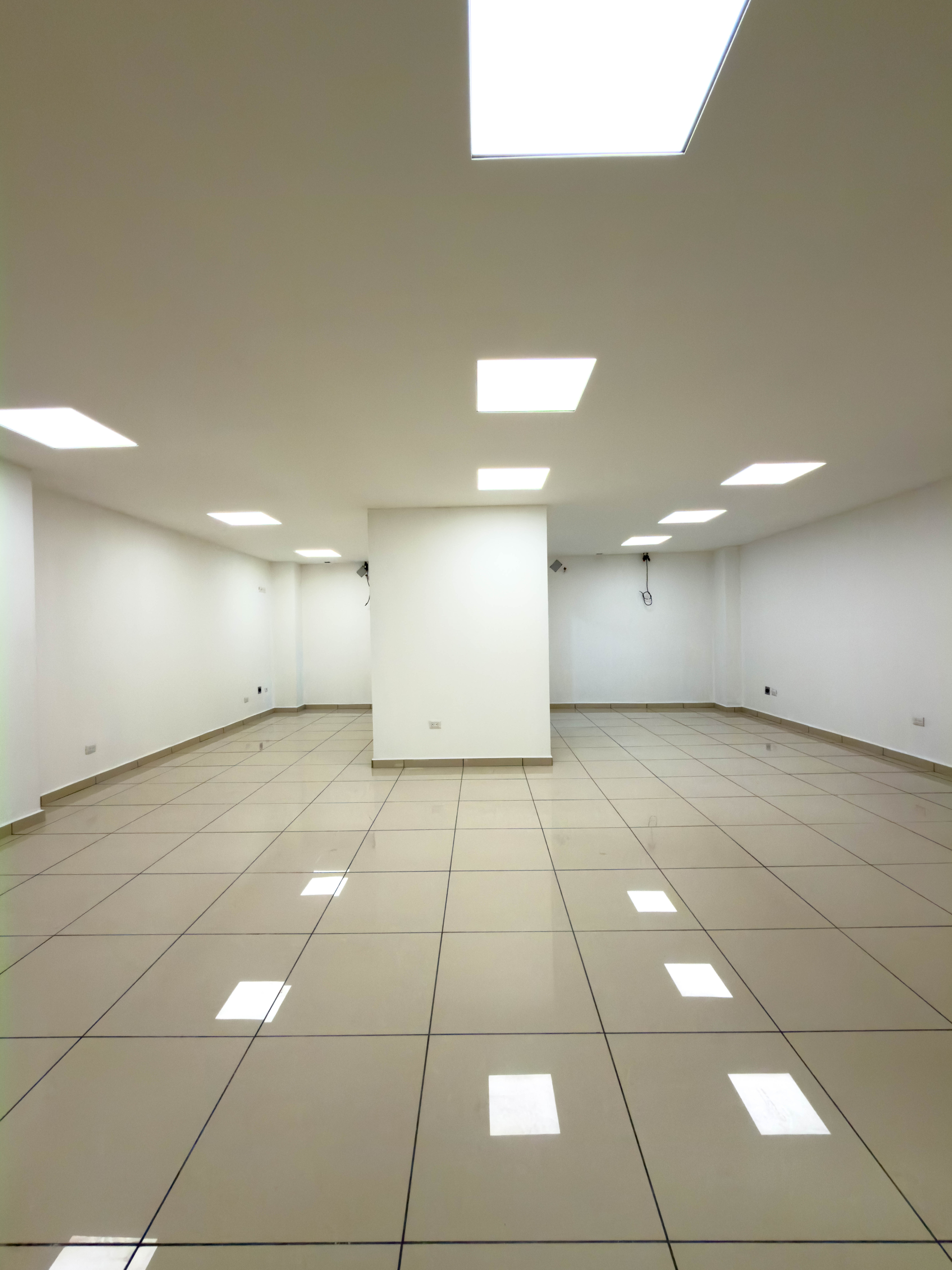 OFICINAS EN PLAZA TRIANA – LA MASCOTA, SAN SALVADOR