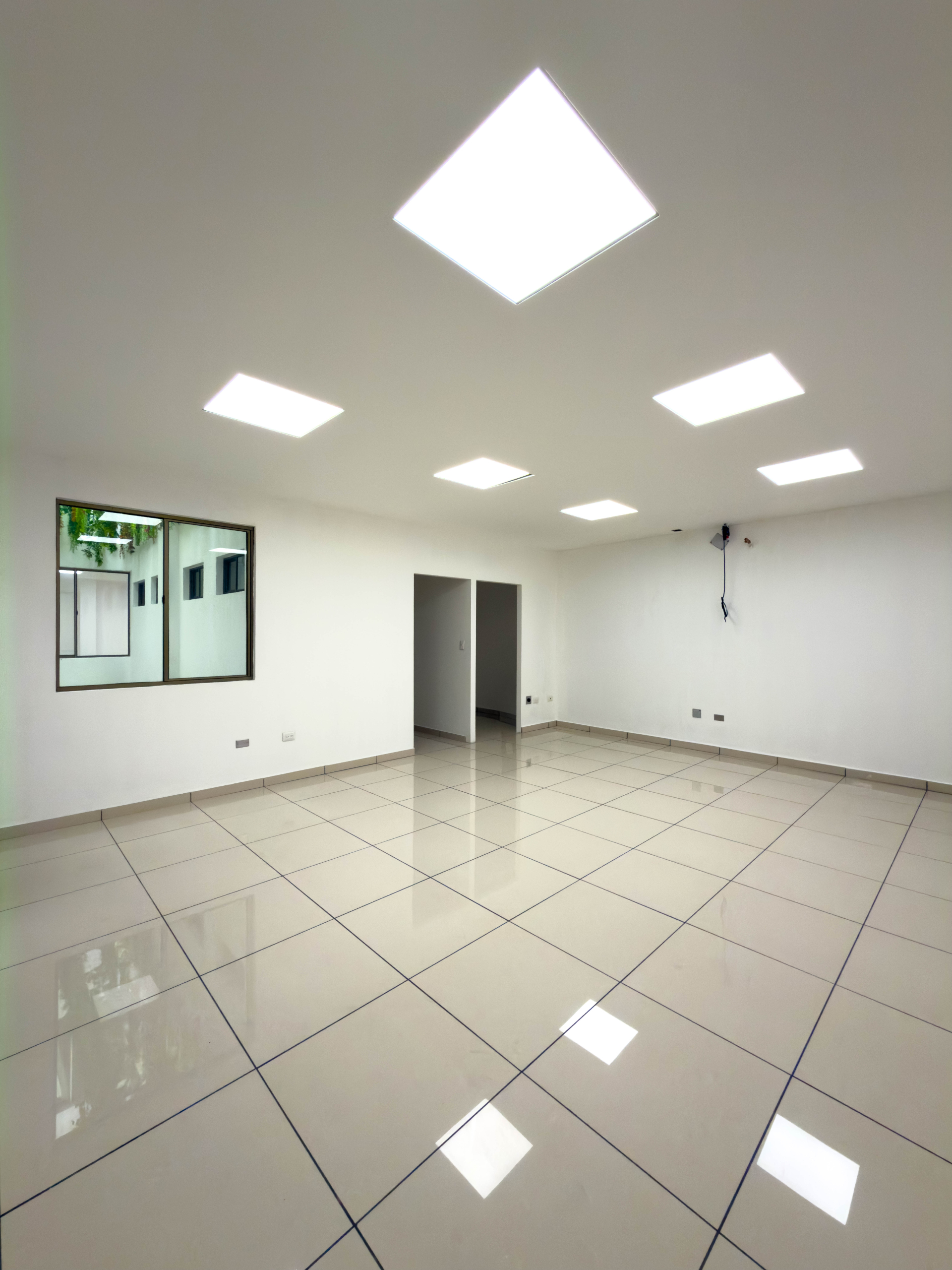 OFICINAS EN PLAZA TRIANA – LA MASCOTA, SAN SALVADOR