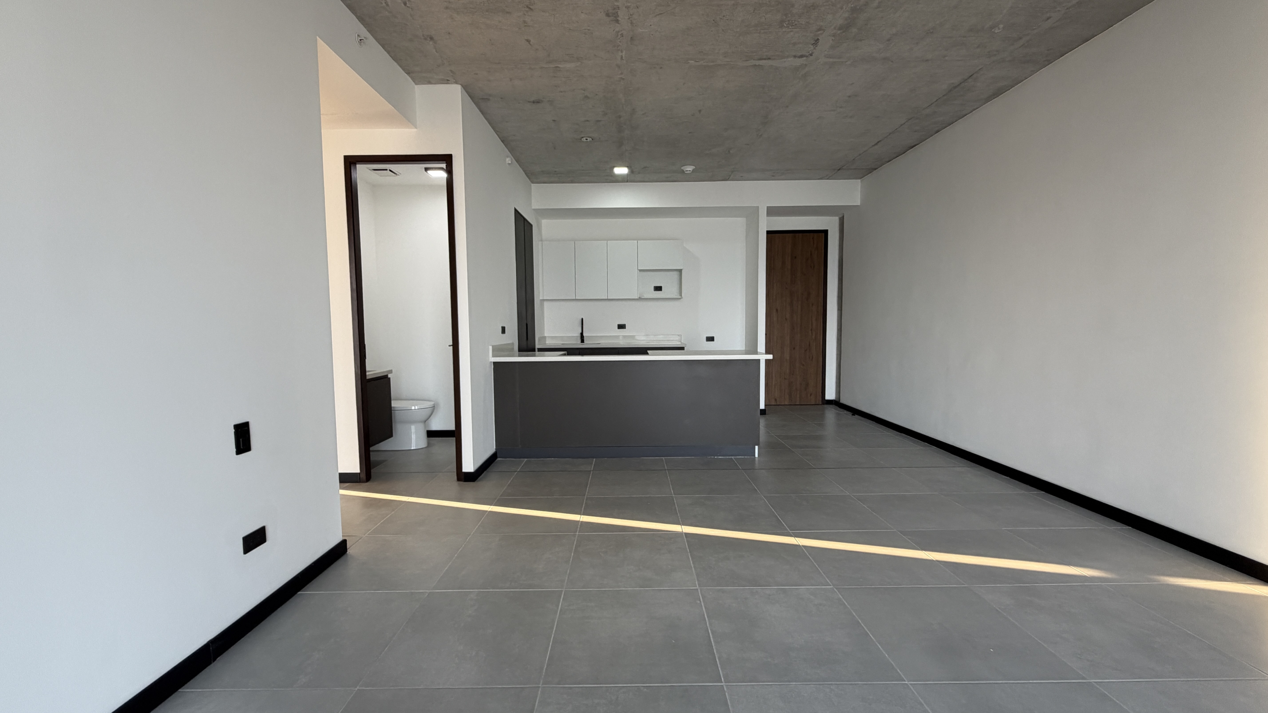 APARTAMENTO CON LÍNEA BLANCA EN ALQUILER EN TORRE ART HAUS, SAN BENITO, SAN SALVADOR