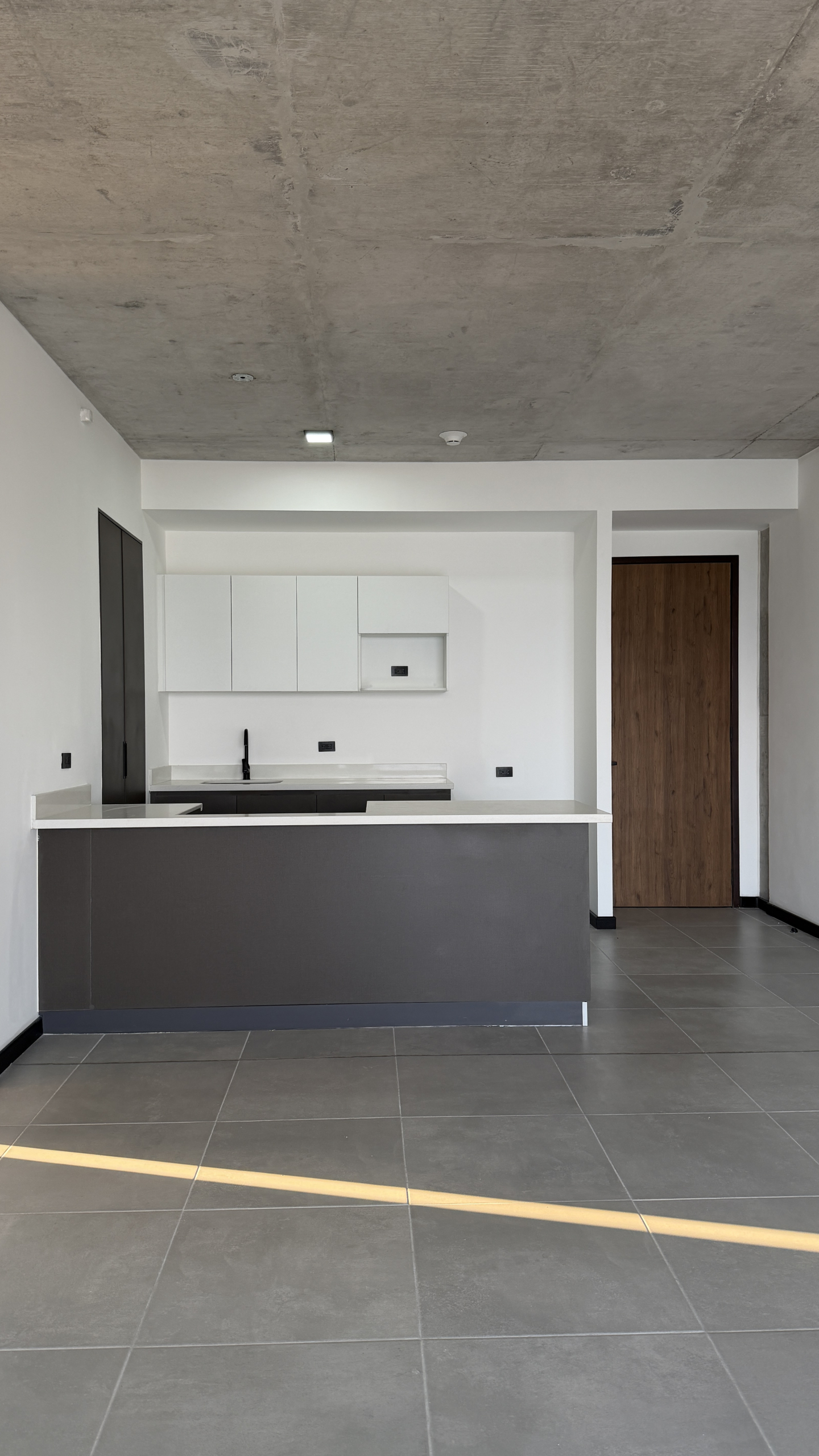 APARTAMENTO CON LÍNEA BLANCA EN ALQUILER EN TORRE ART HAUS, SAN BENITO, SAN SALVADOR