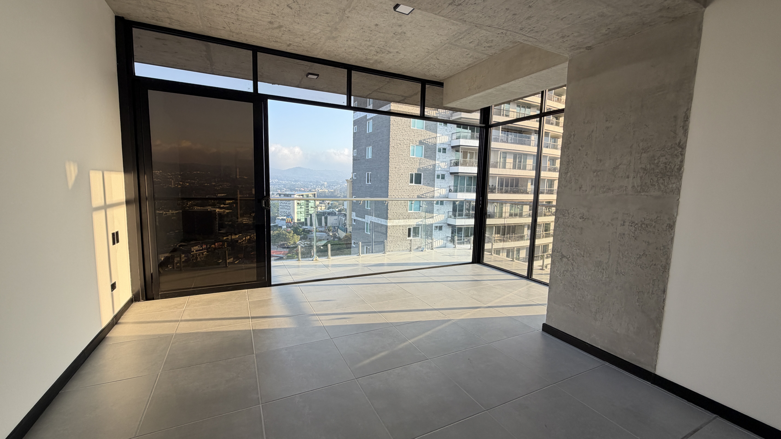 APARTAMENTO CON LÍNEA BLANCA EN ALQUILER EN TORRE ART HAUS, SAN BENITO, SAN SALVADOR