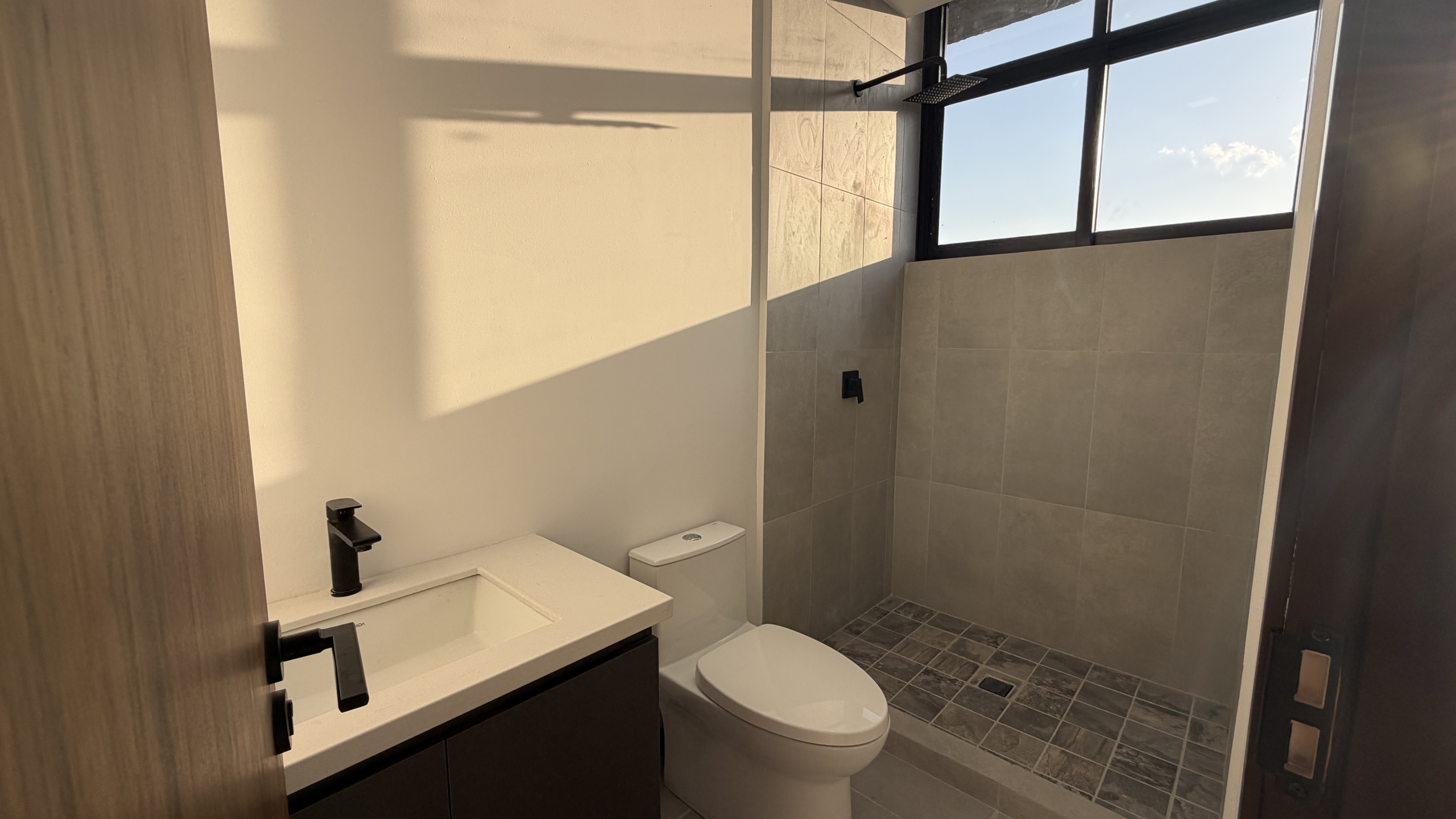 APARTAMENTO CON LÍNEA BLANCA EN ALQUILER EN TORRE ART HAUS, SAN BENITO, SAN SALVADOR