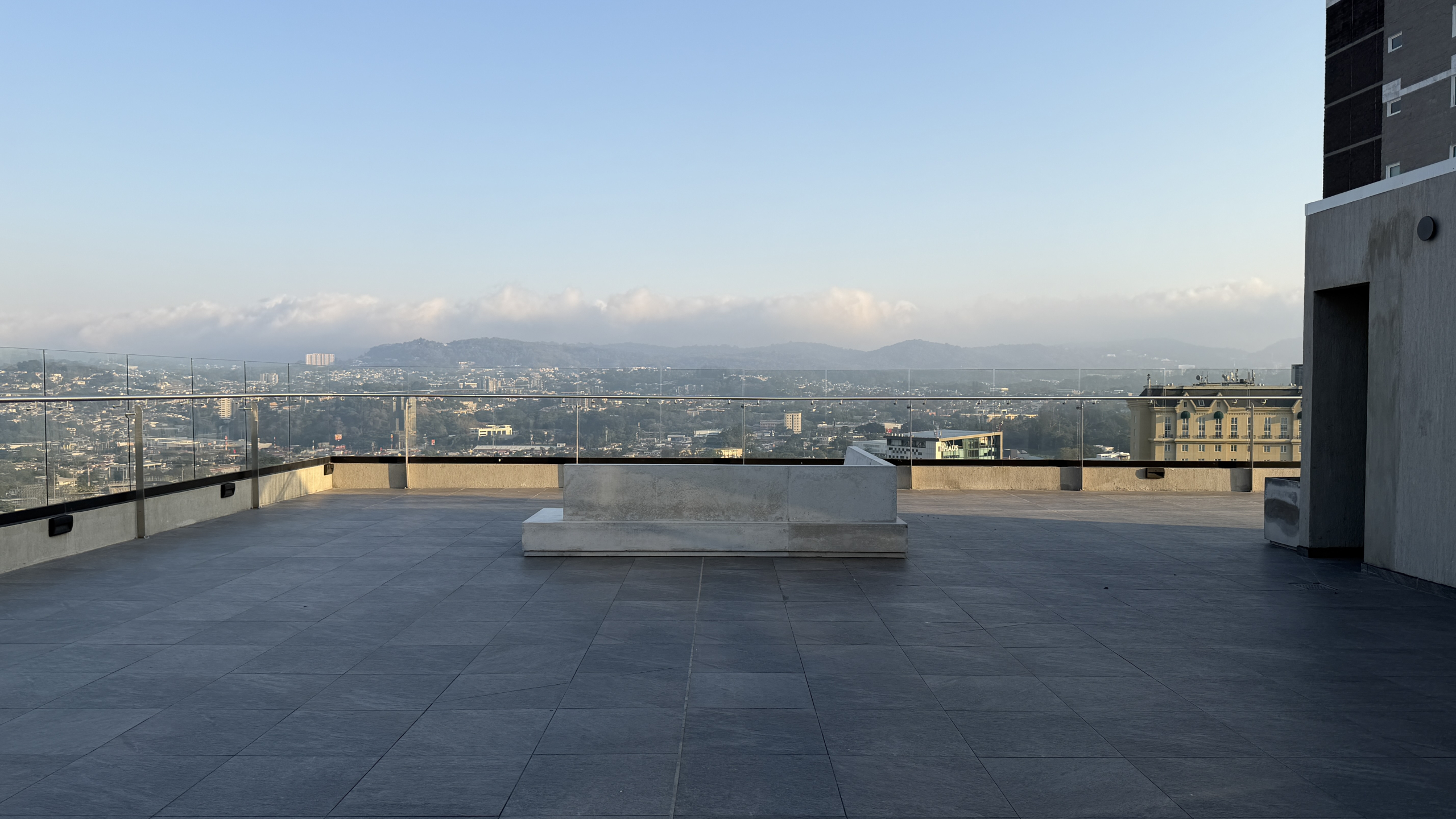 APARTAMENTO CON LÍNEA BLANCA EN ALQUILER EN TORRE ART HAUS, SAN BENITO, SAN SALVADOR