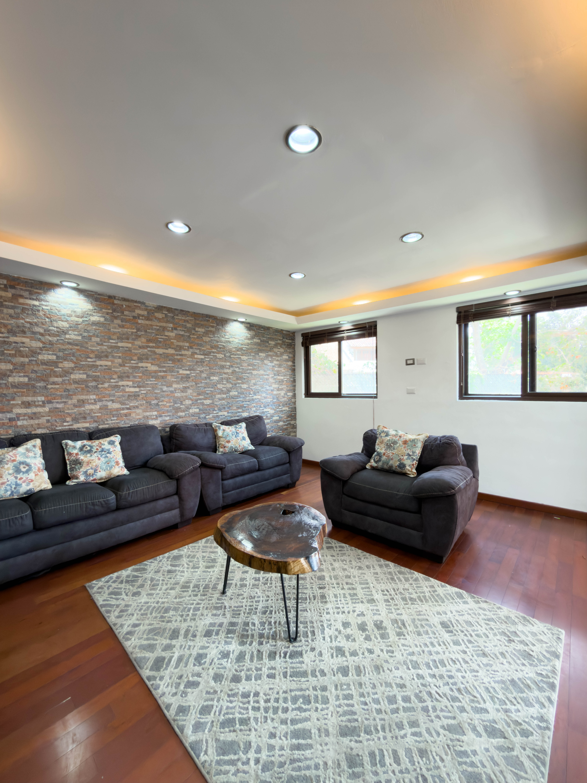 APARTAMENTO AMUEBLADO EN PRIMER NIVEL EN PÓRTICOS DEL CARMEN, COLONIA ESCALÓN, SAN SALVADOR
