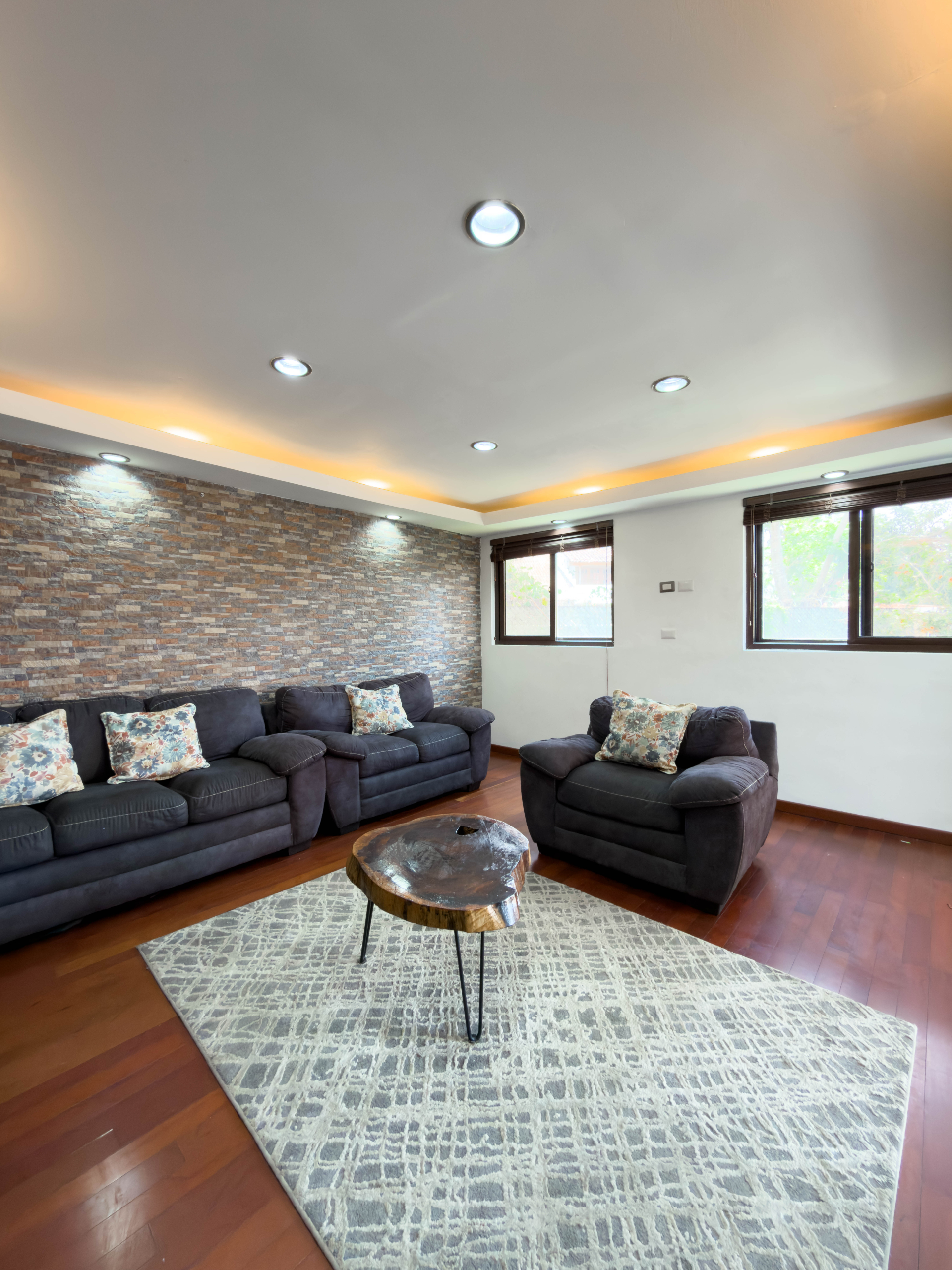 APARTAMENTO AMUEBLADO EN PRIMER NIVEL EN PÓRTICOS DEL CARMEN, COLONIA ESCALÓN, SAN SALVADOR