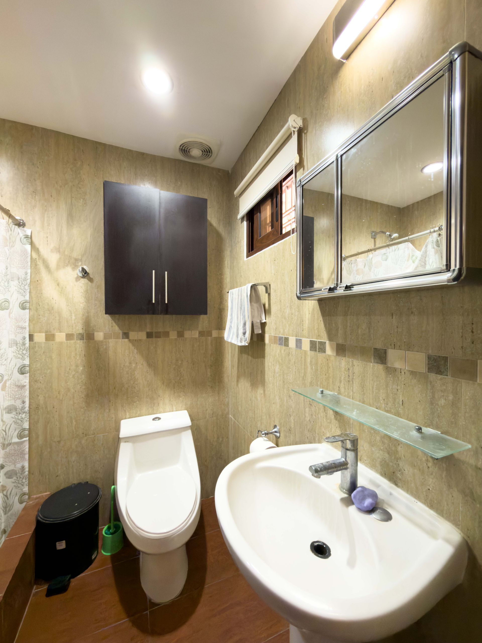 APARTAMENTO AMUEBLADO EN PRIMER NIVEL EN PÓRTICOS DEL CARMEN, COLONIA ESCALÓN, SAN SALVADOR